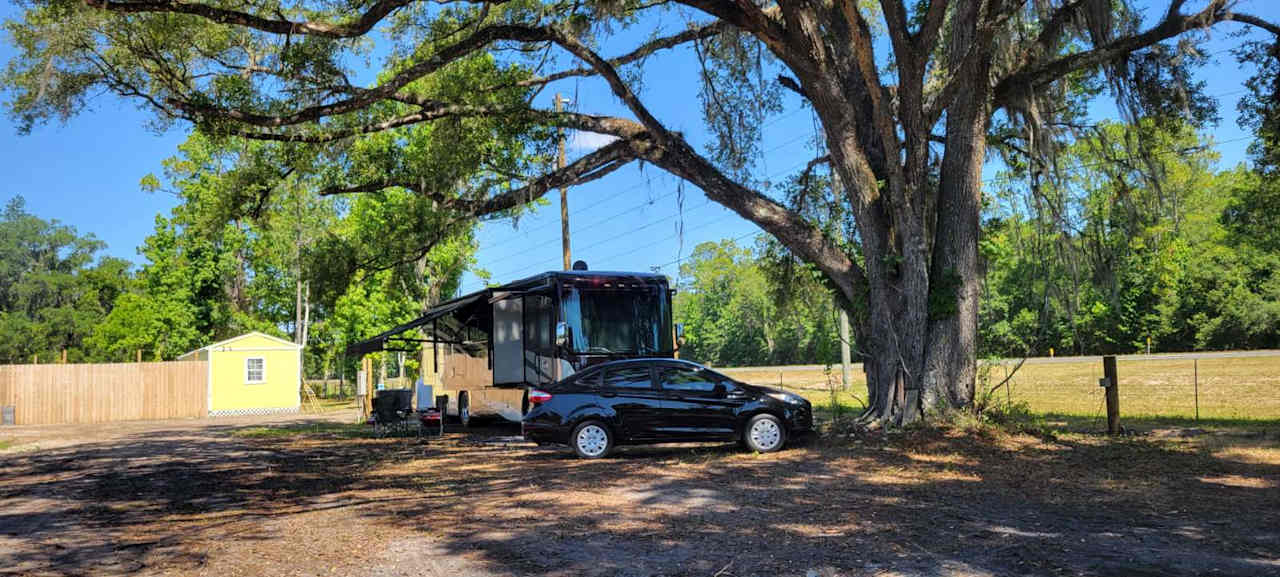 Lochloosa Creek Hideaway + Biking