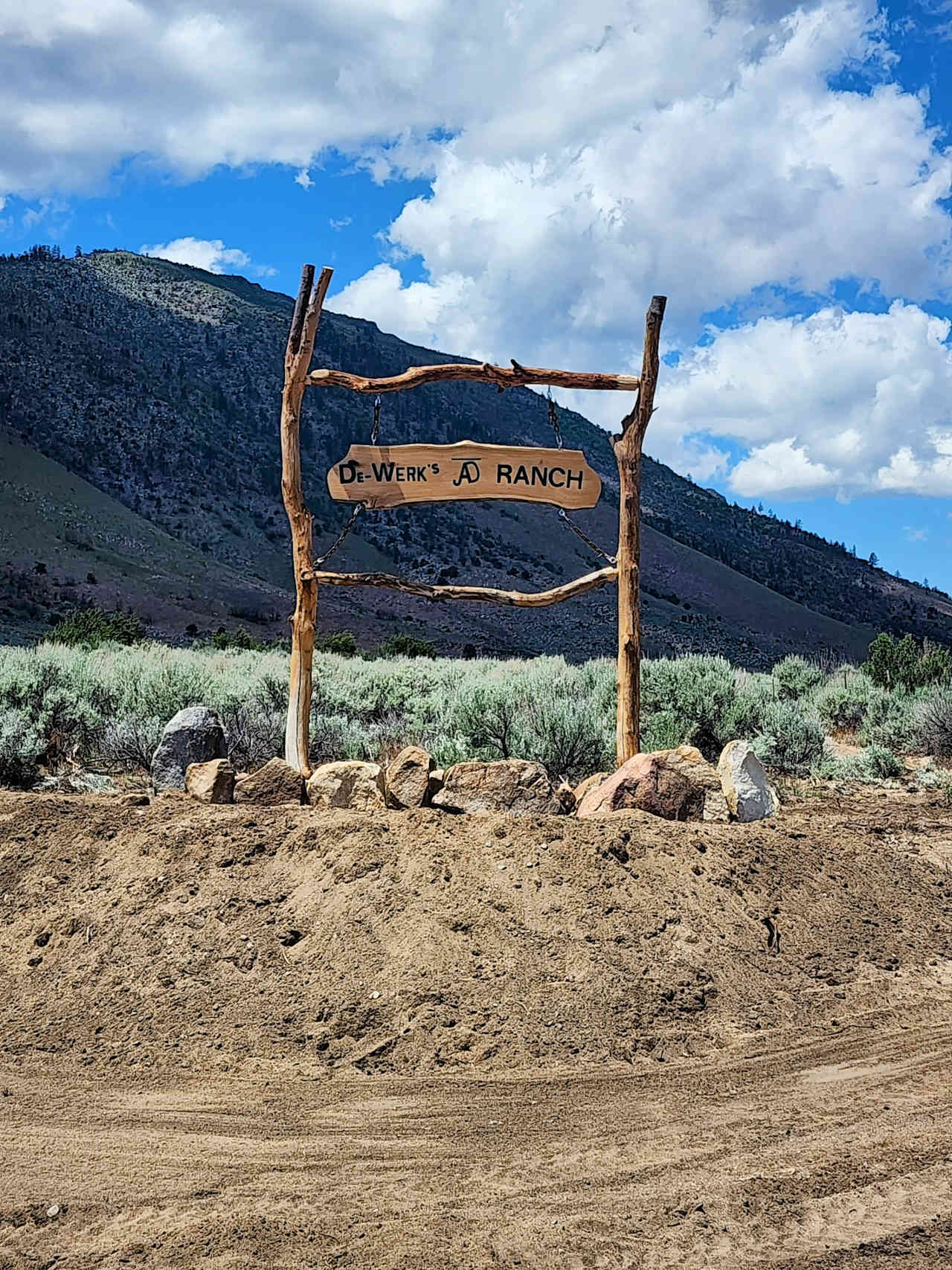 The 395 Ranch,  Seclusion & Views!