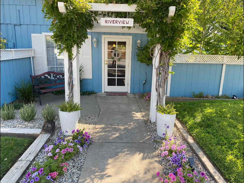 THE RIVERVIEW VENUE & RV