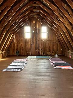 Cozy Gorge Views Glamping Getaway