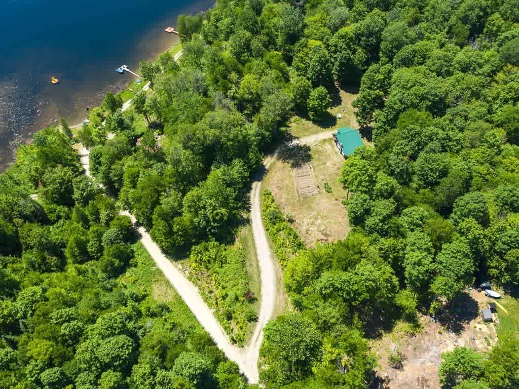 Quiet Green Mountain Lake Camp