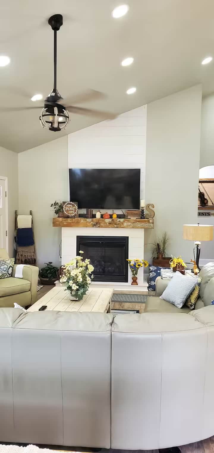 Updated Farmhouse In Private Setting!