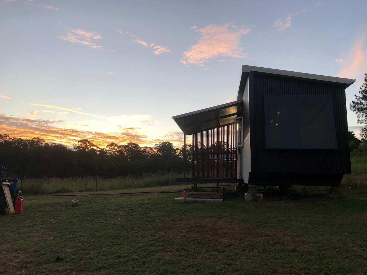 Bee Farm Off-Grid Tiny Home Stay