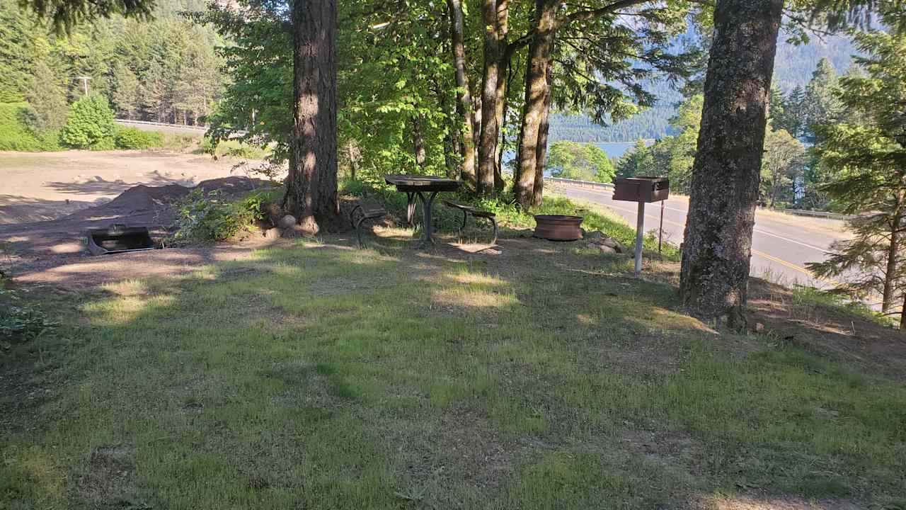 Dog Mountain RV Park & Lodge