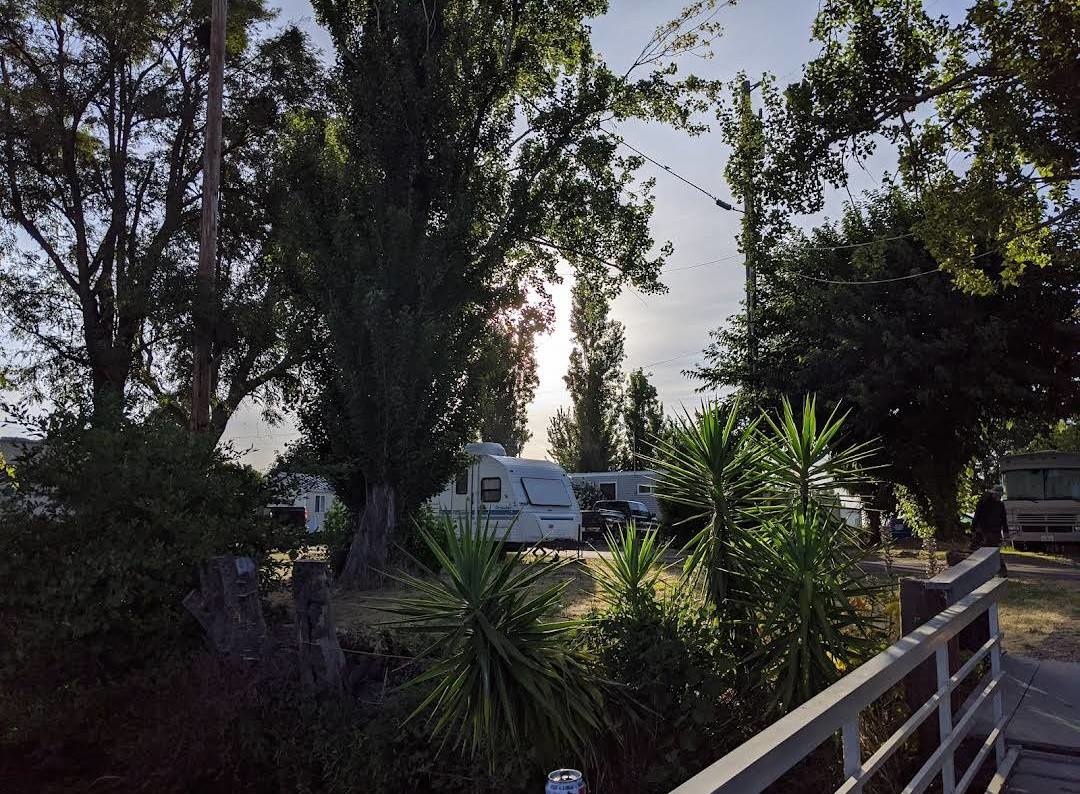 Unhitched Snug Harbor RV Park & Marina