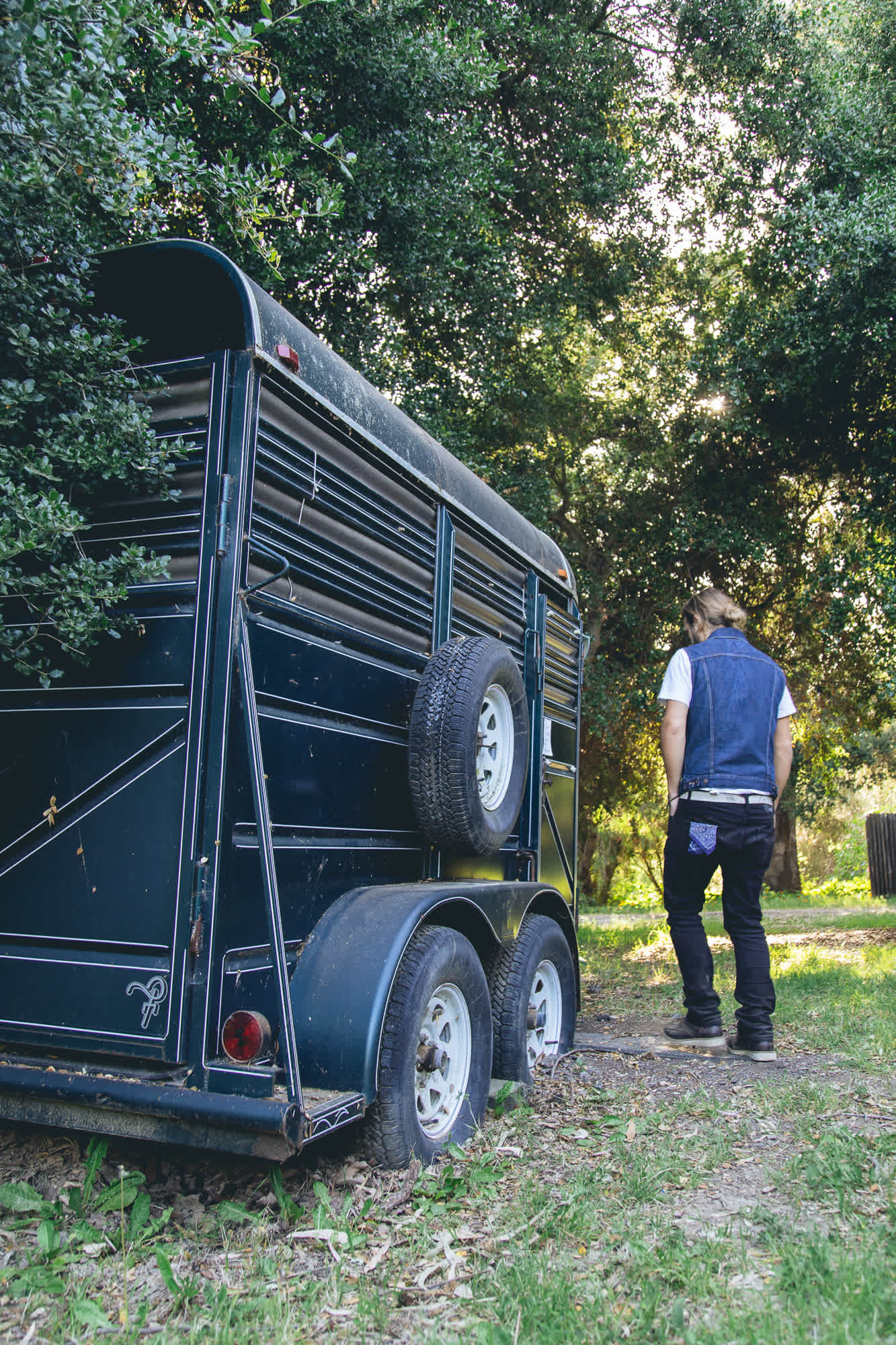 Not just any old horse trailer.. it's a fully functioning bathroom! 