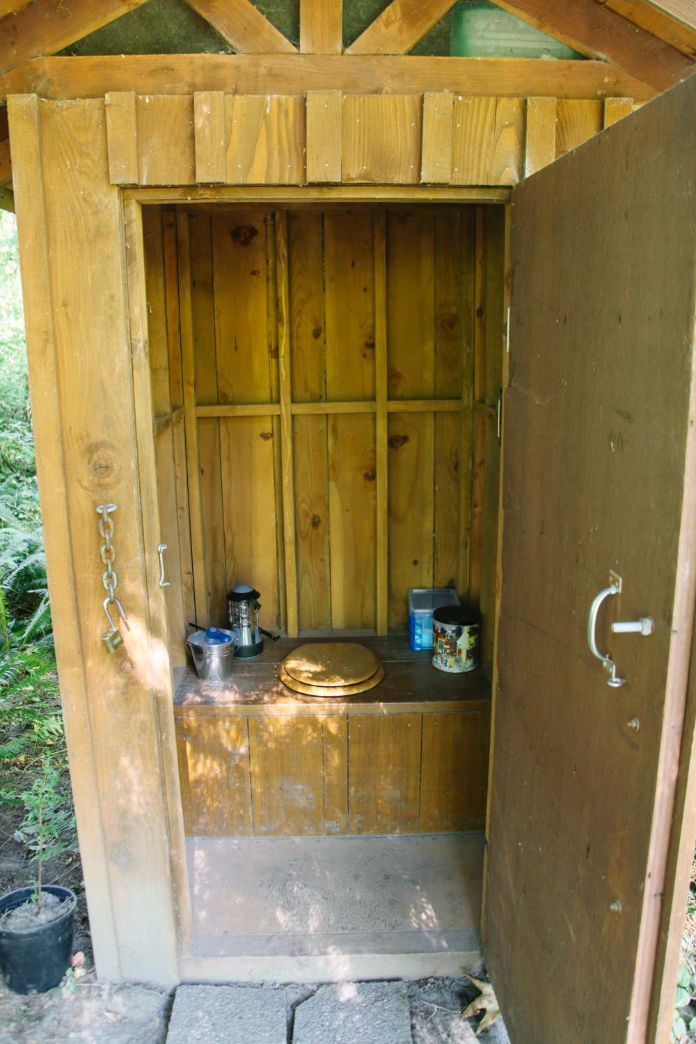 The outhouse was very well maintained and nice to use!