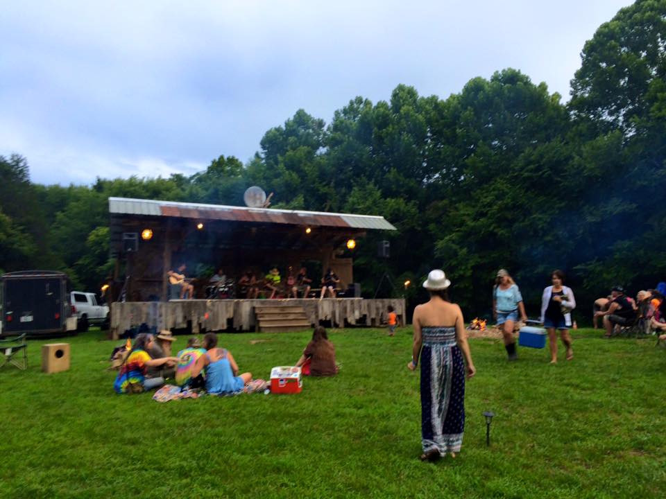 Live music and campfires!