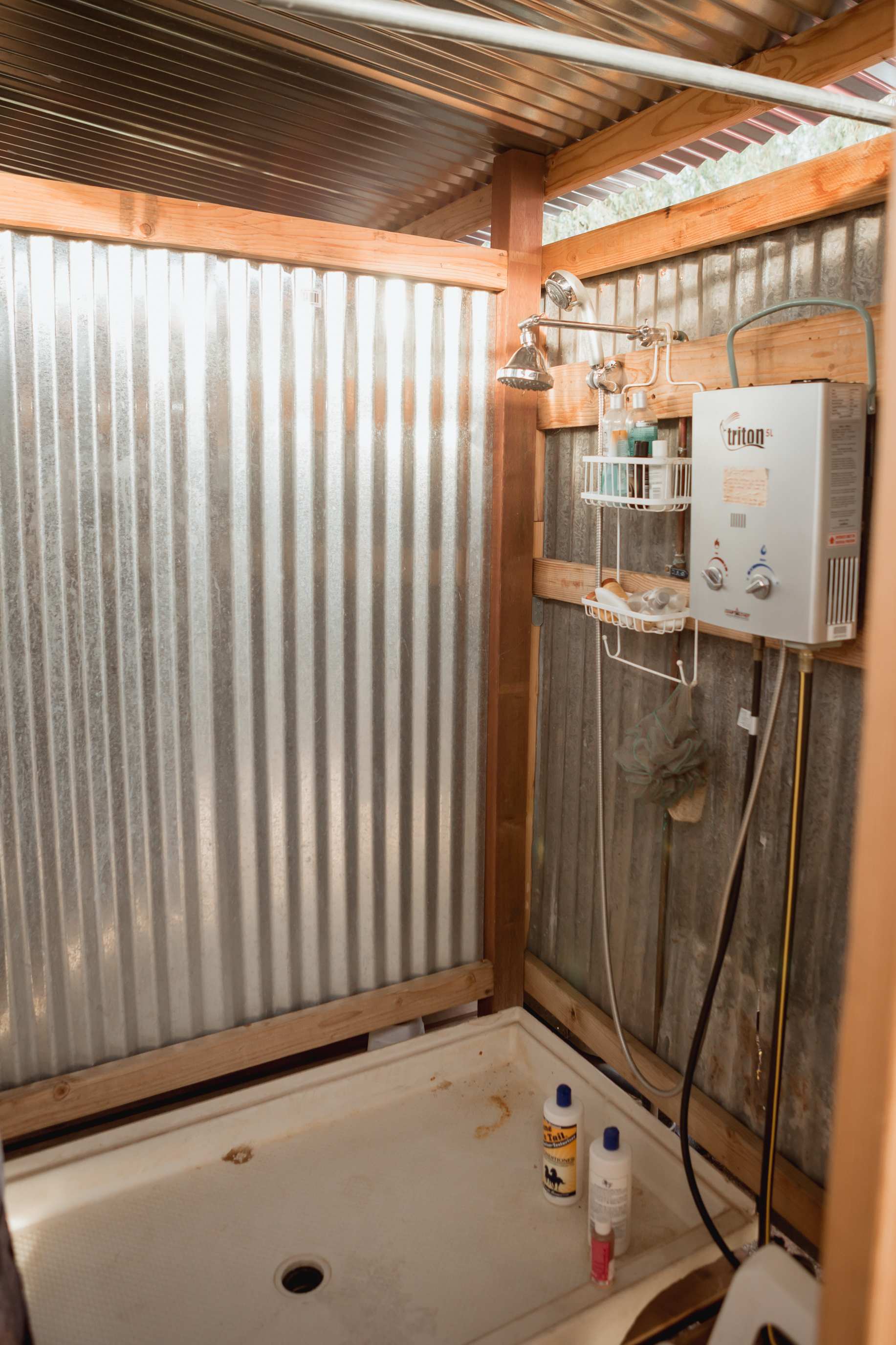 The outdoor shower was much appreciated. There are instructions on how to use it and just call the host if you have any questions! 