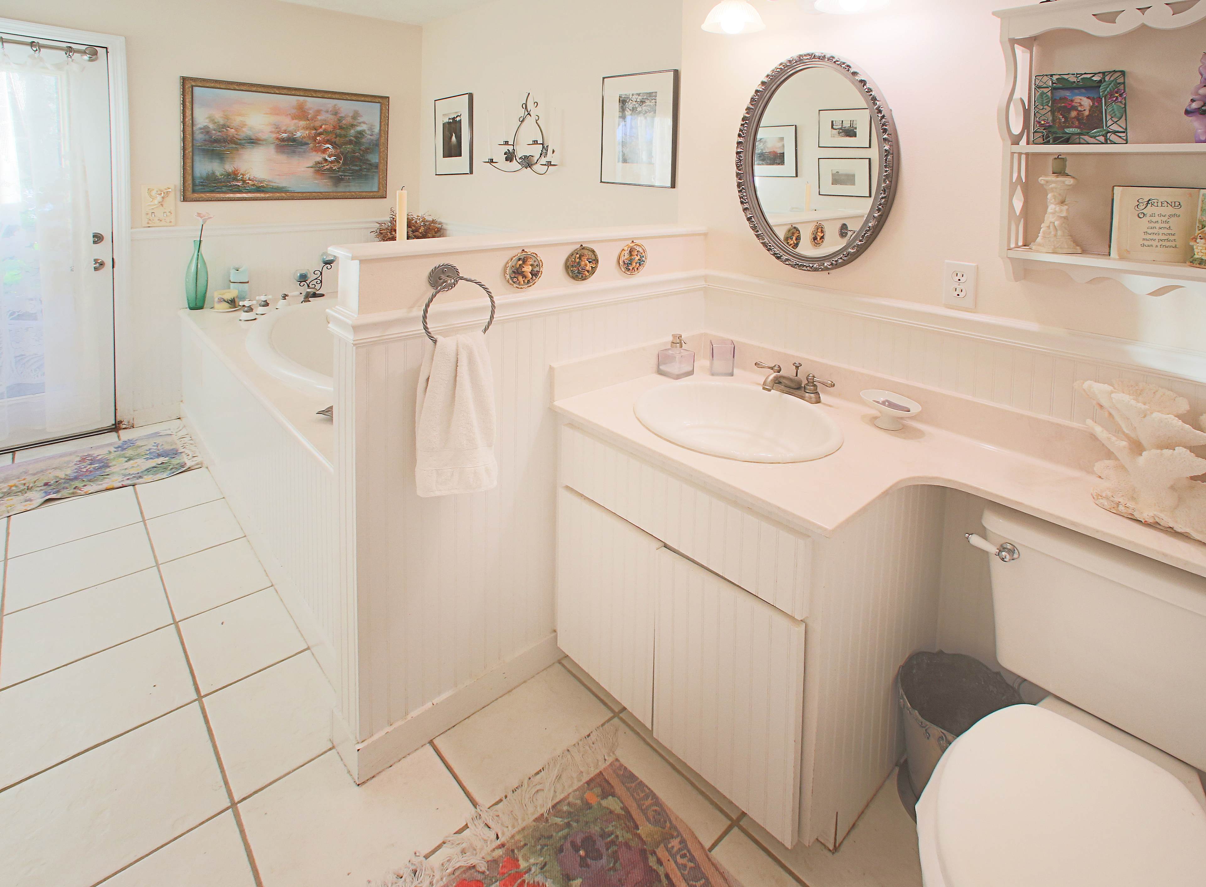 Awesome bathroom for your use.
