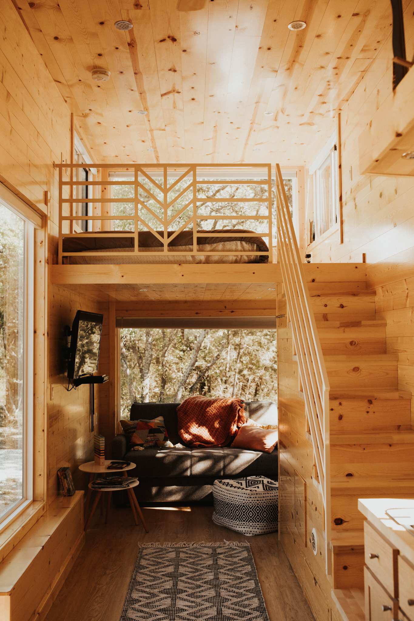 The light that came through the windows made it feel like you were outside the entire time. It was so cozy!