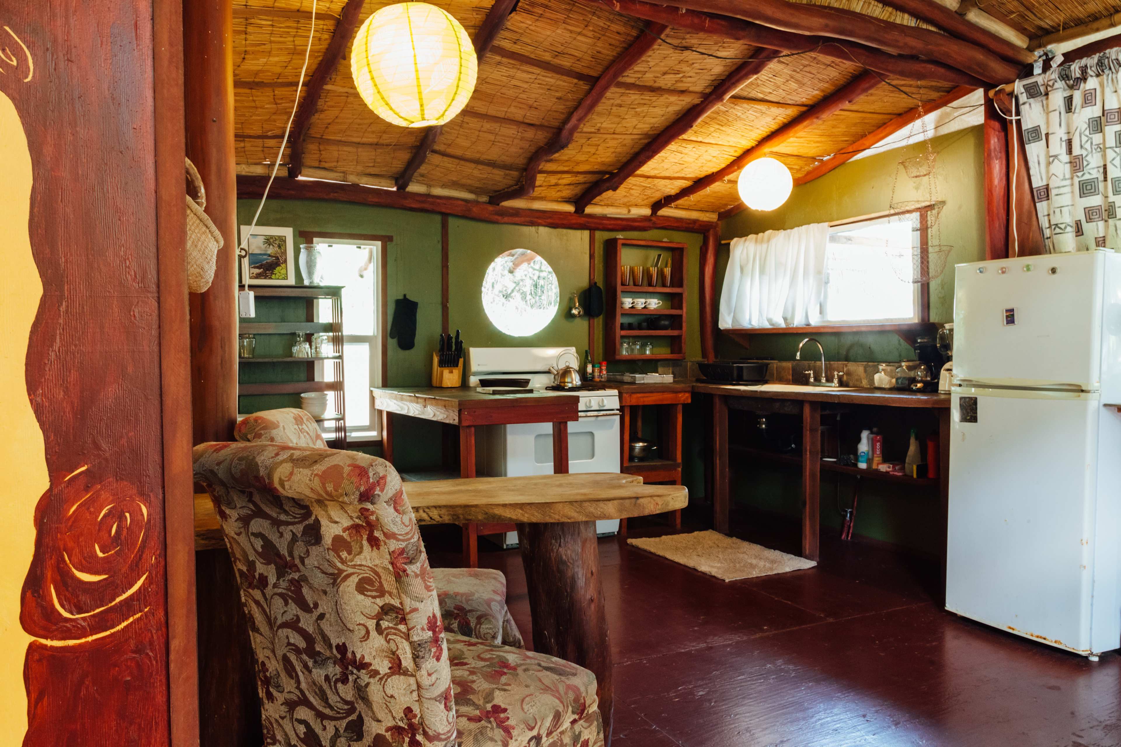 Kitchen and dining area.