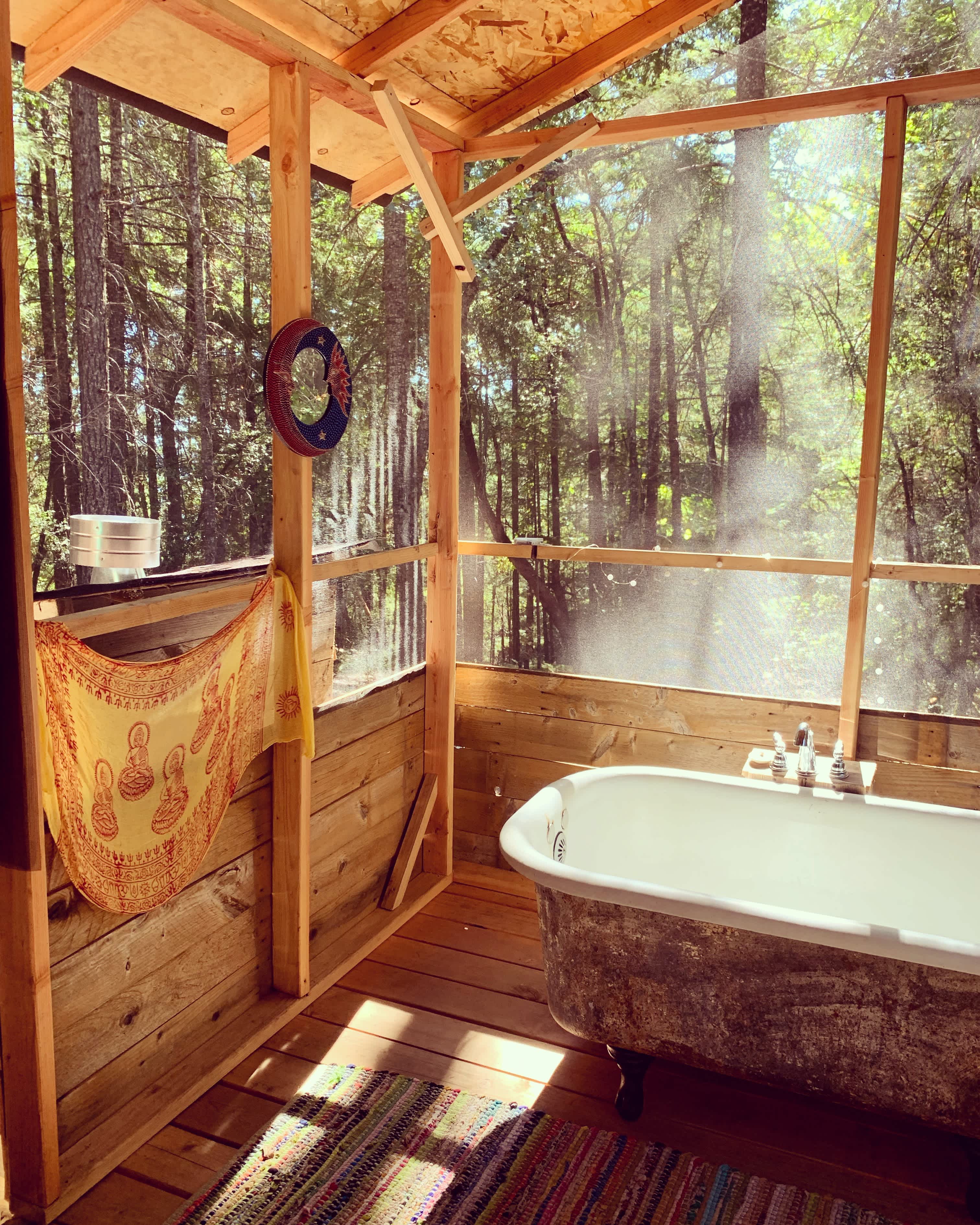 Amazing soaking tub, comfortably fits two, with hot, spring water!