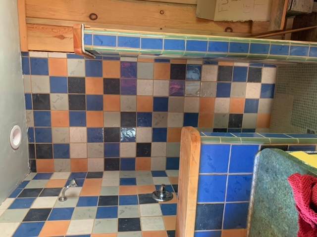 The shower with hot water 