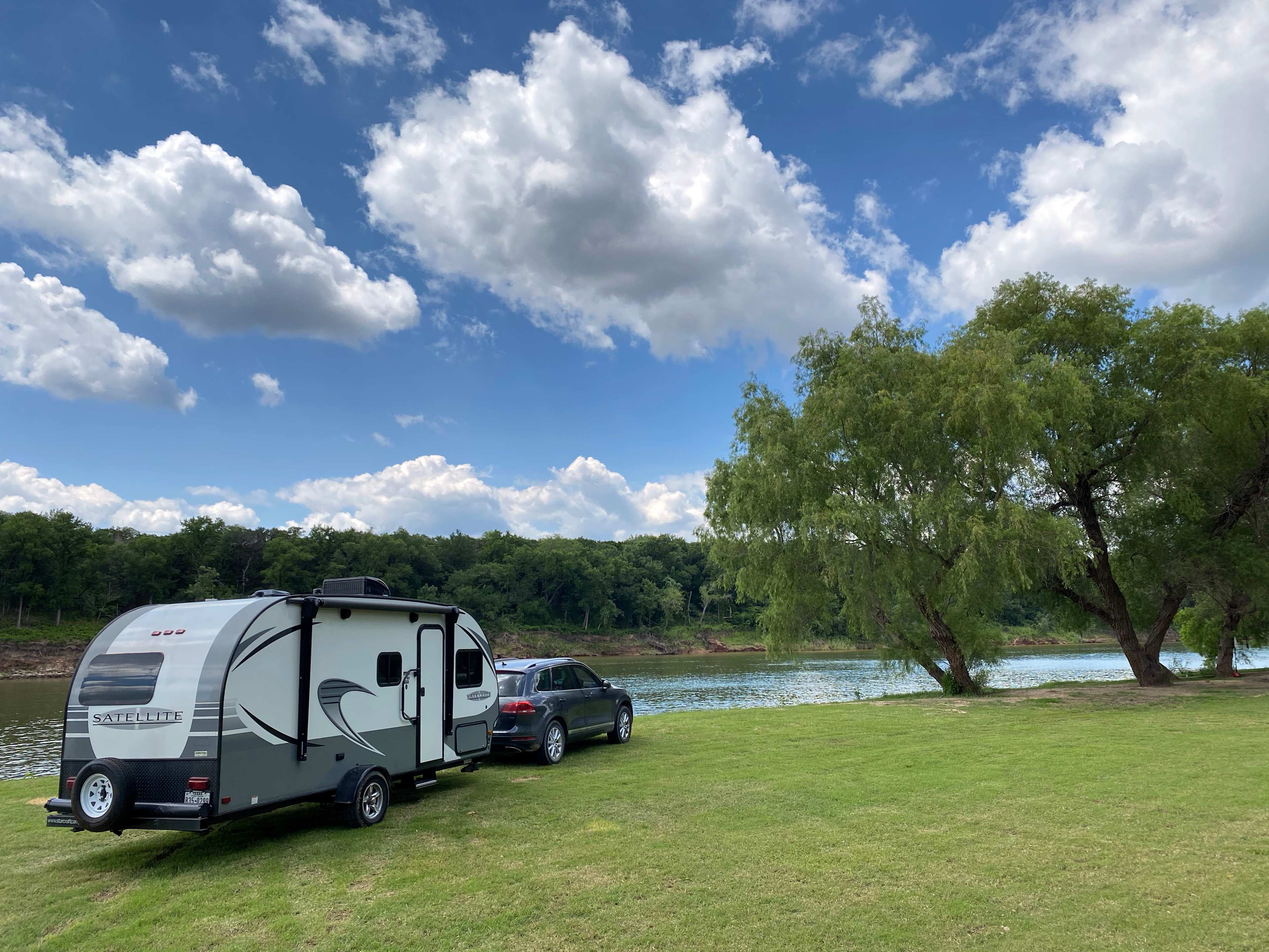 Bee Mountain River Resort