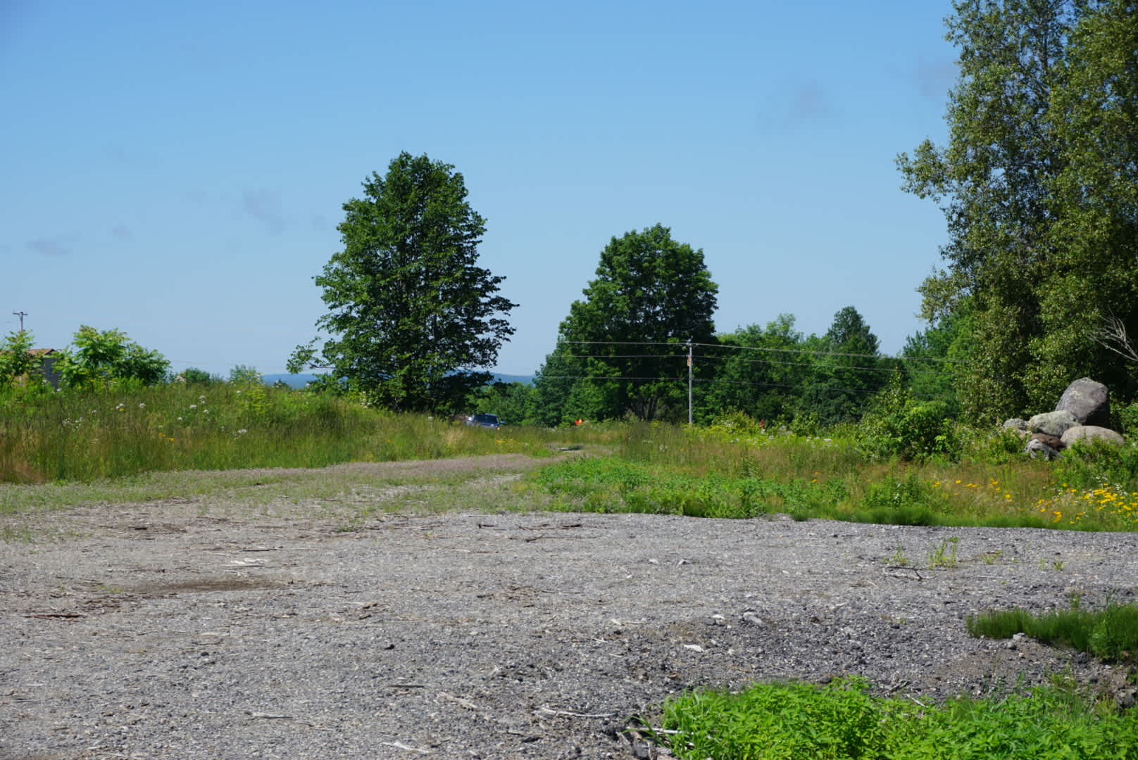 Viewing the entrance from inside the campsite