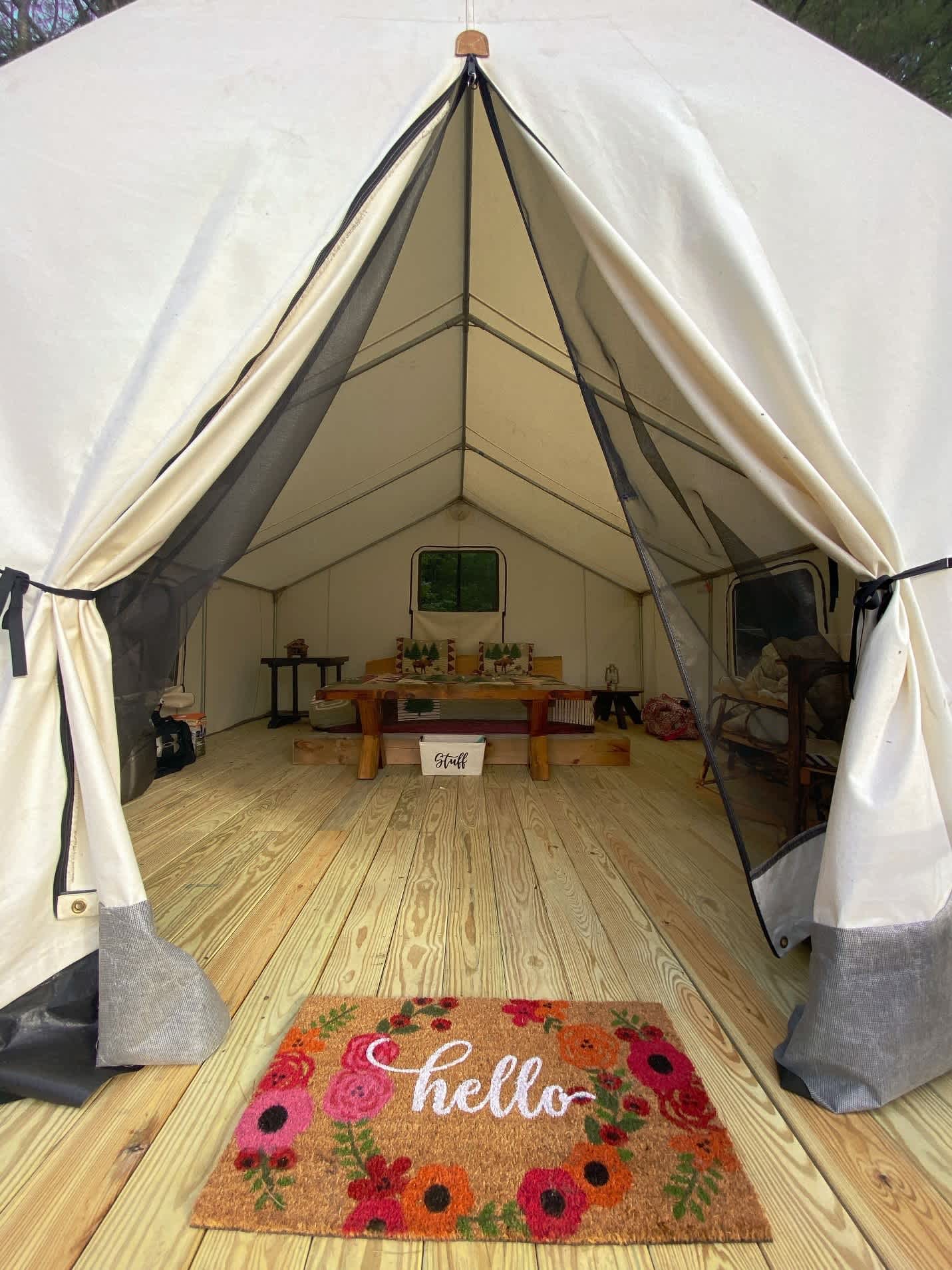 King Size Bed w/ indoor seating