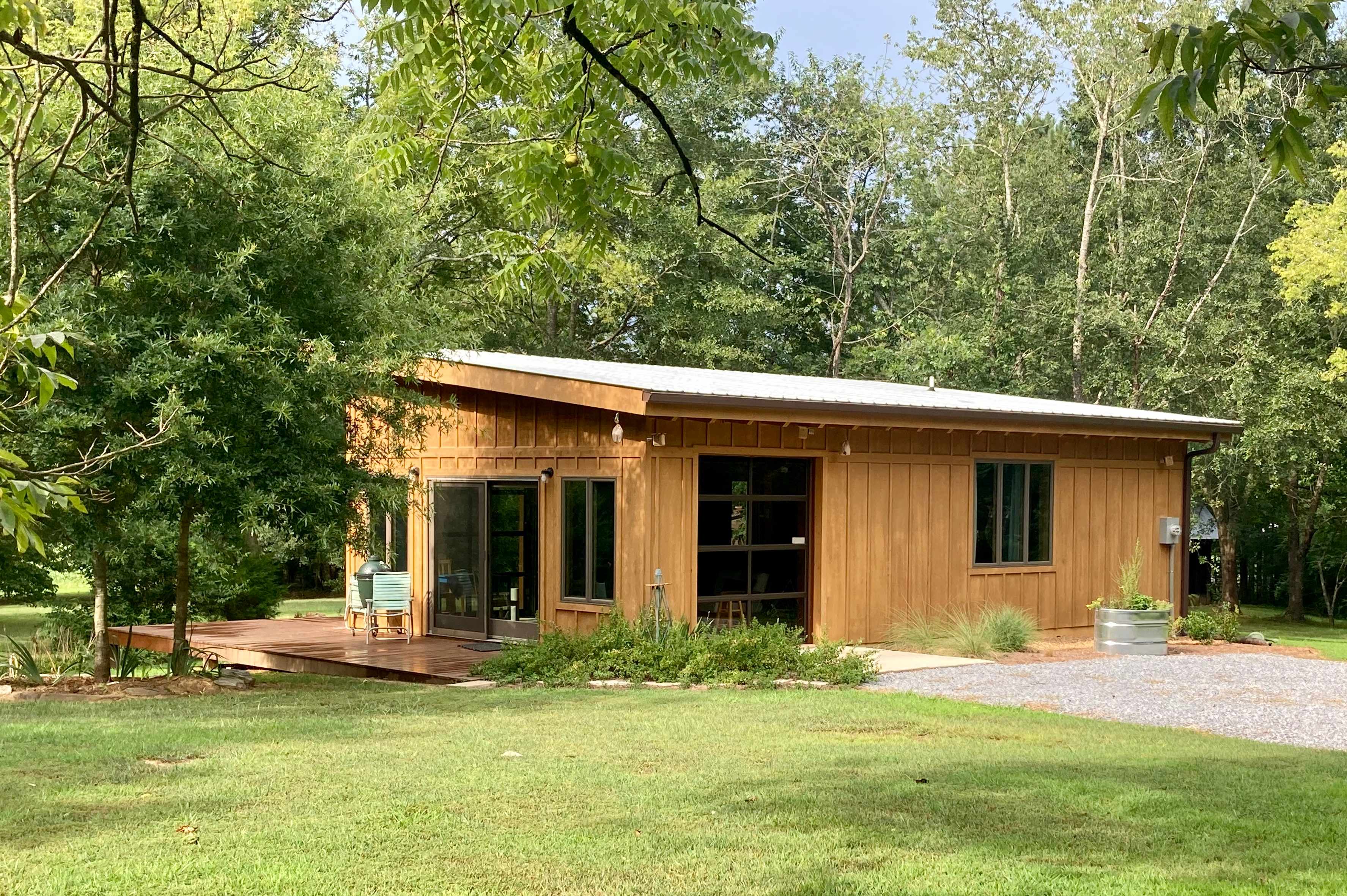 Rustic Tiny-House on remote organic farm