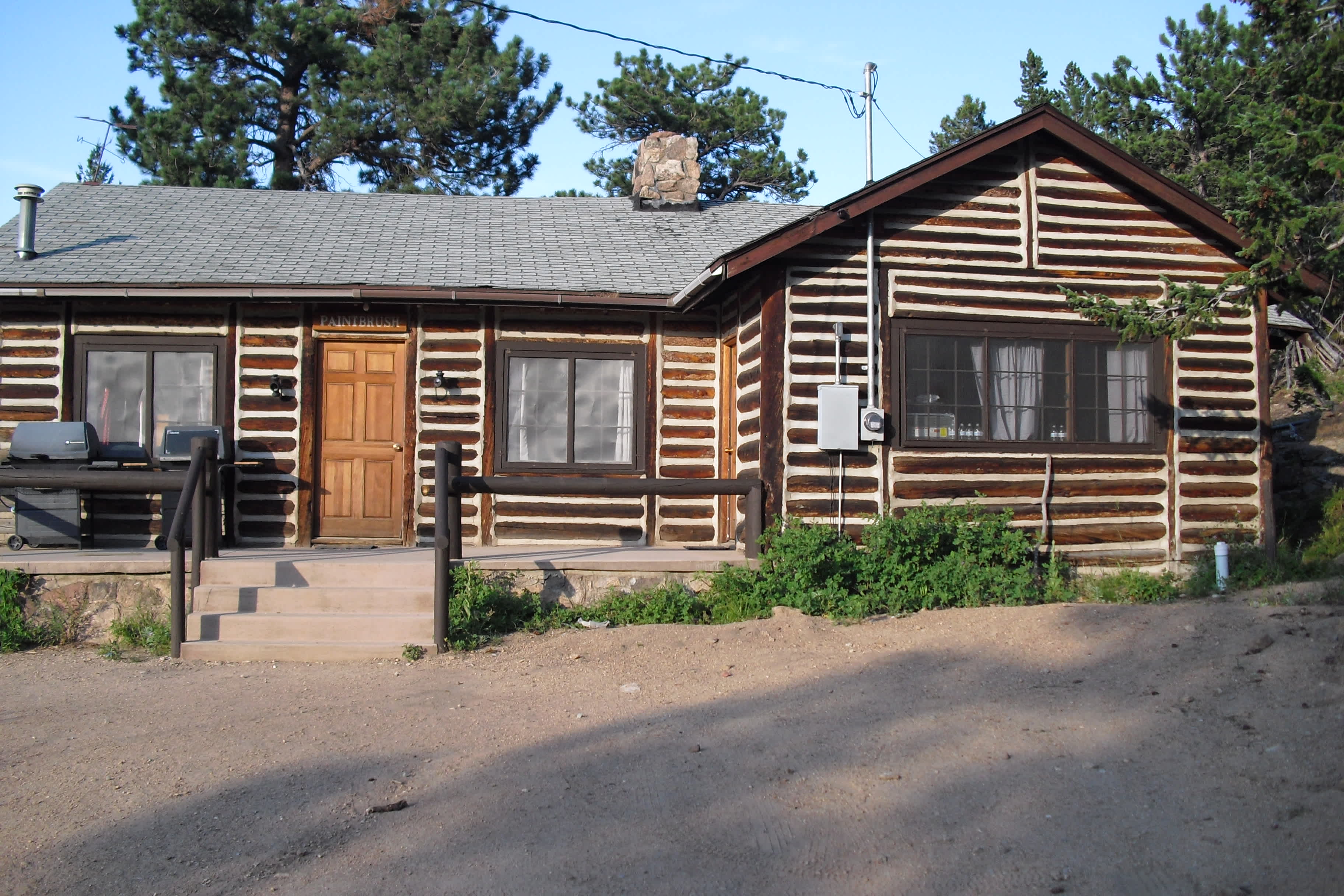 Paintbrush Cabin front porch.