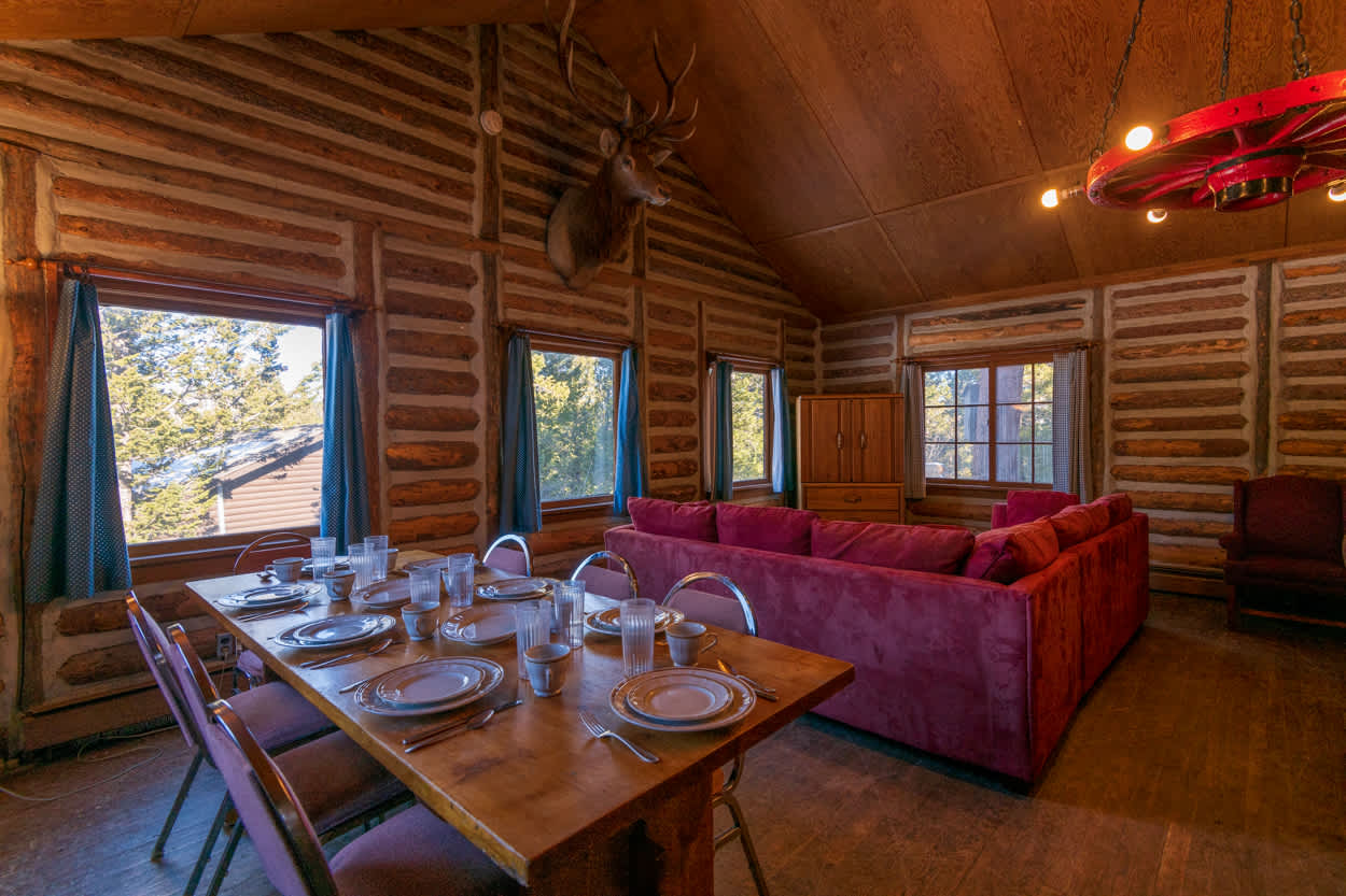 Dining for up to 10 people.