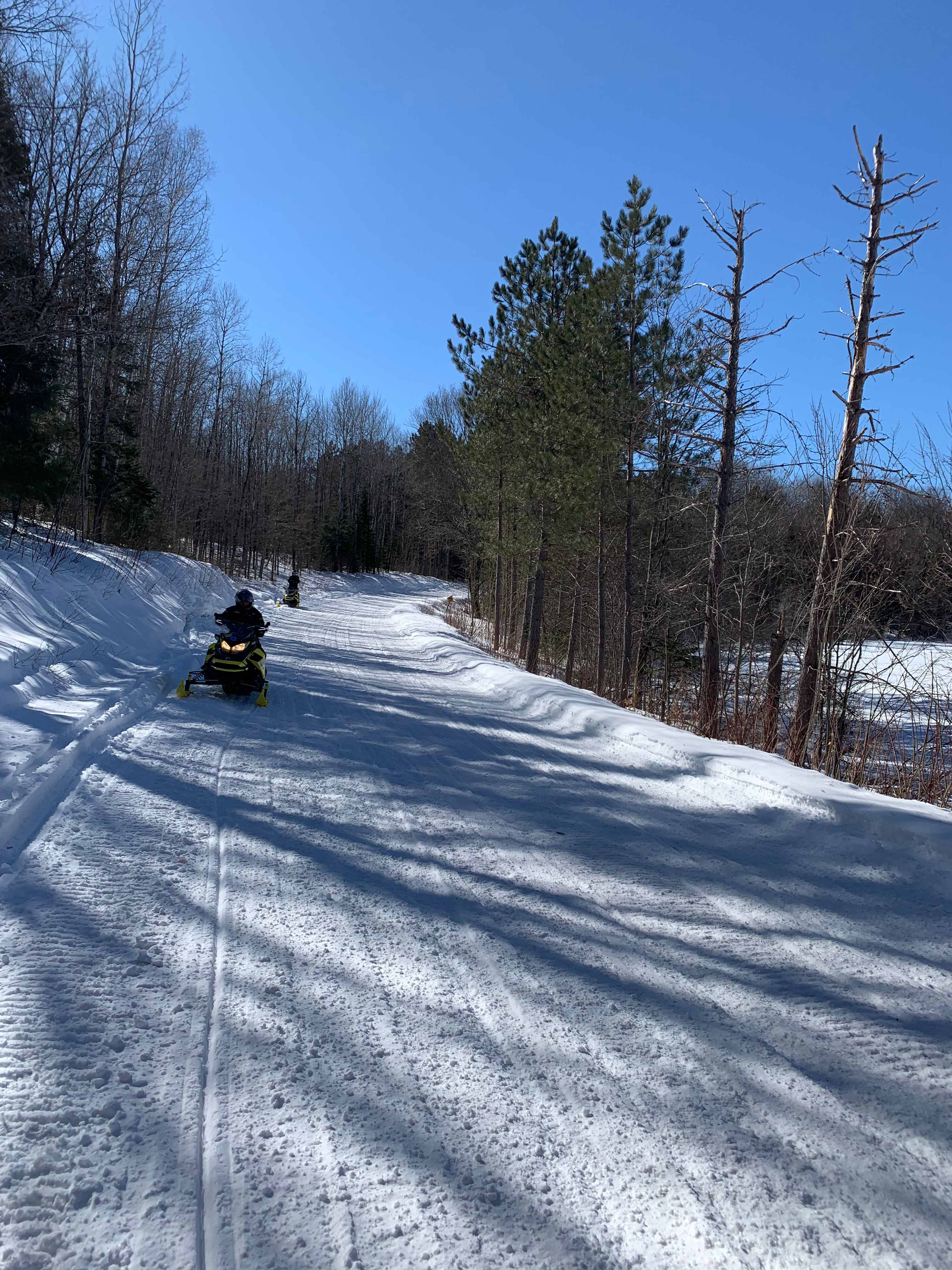 Dunbar WI Creekside wooded escape!