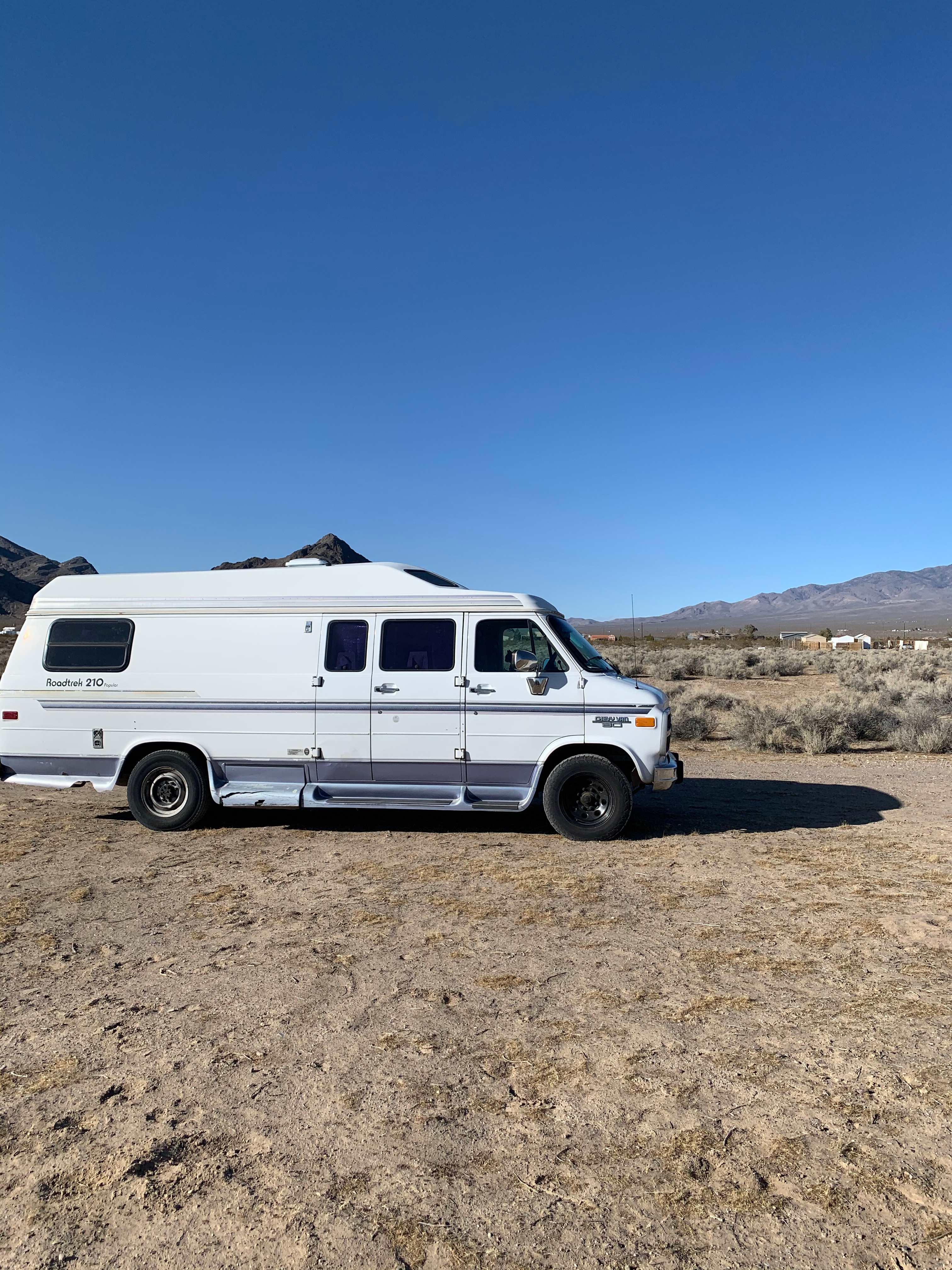 Aura Avenue: Quiet Desert Land