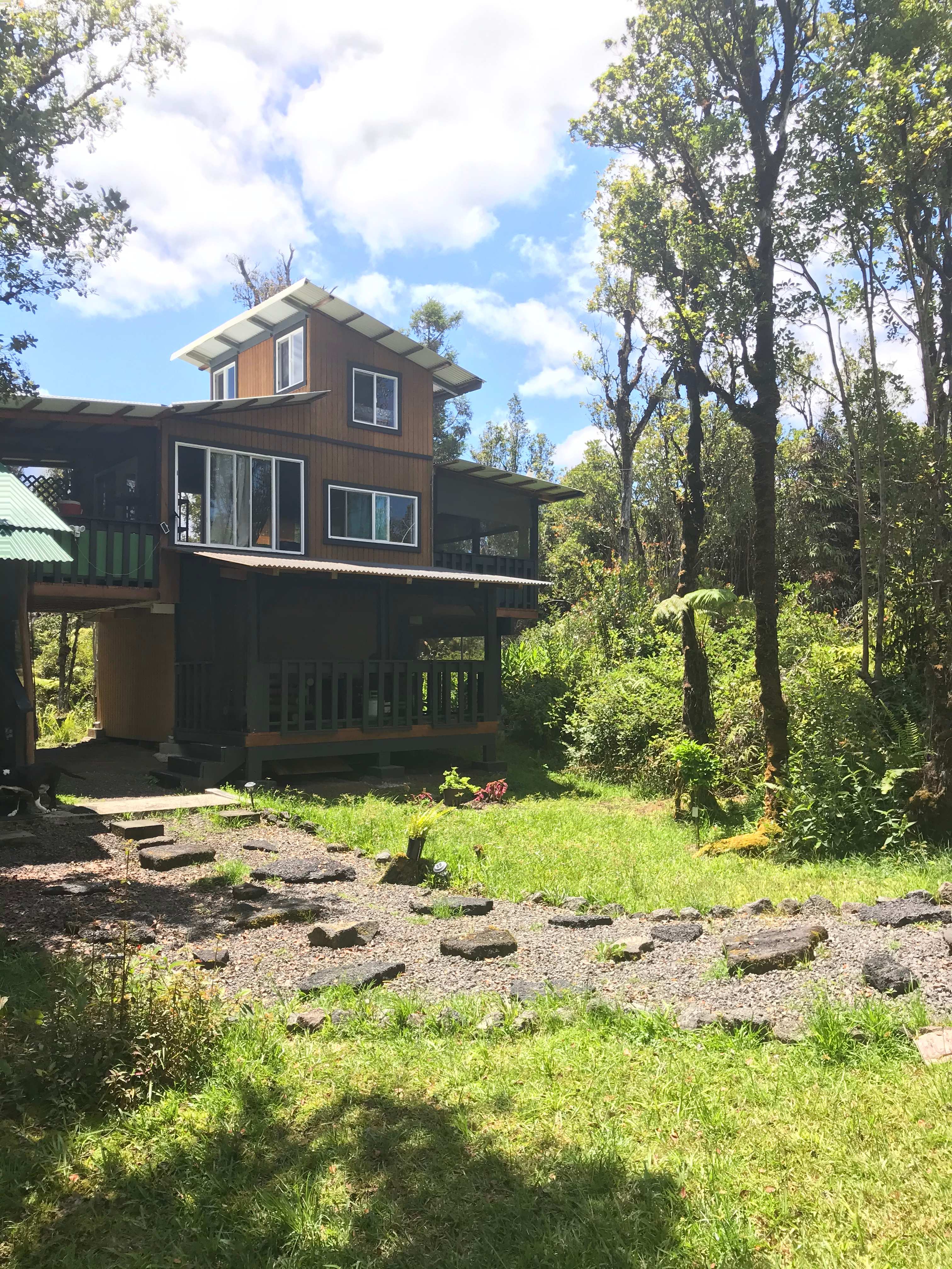 Lava Rock Cabin ~ Off Grid Hale