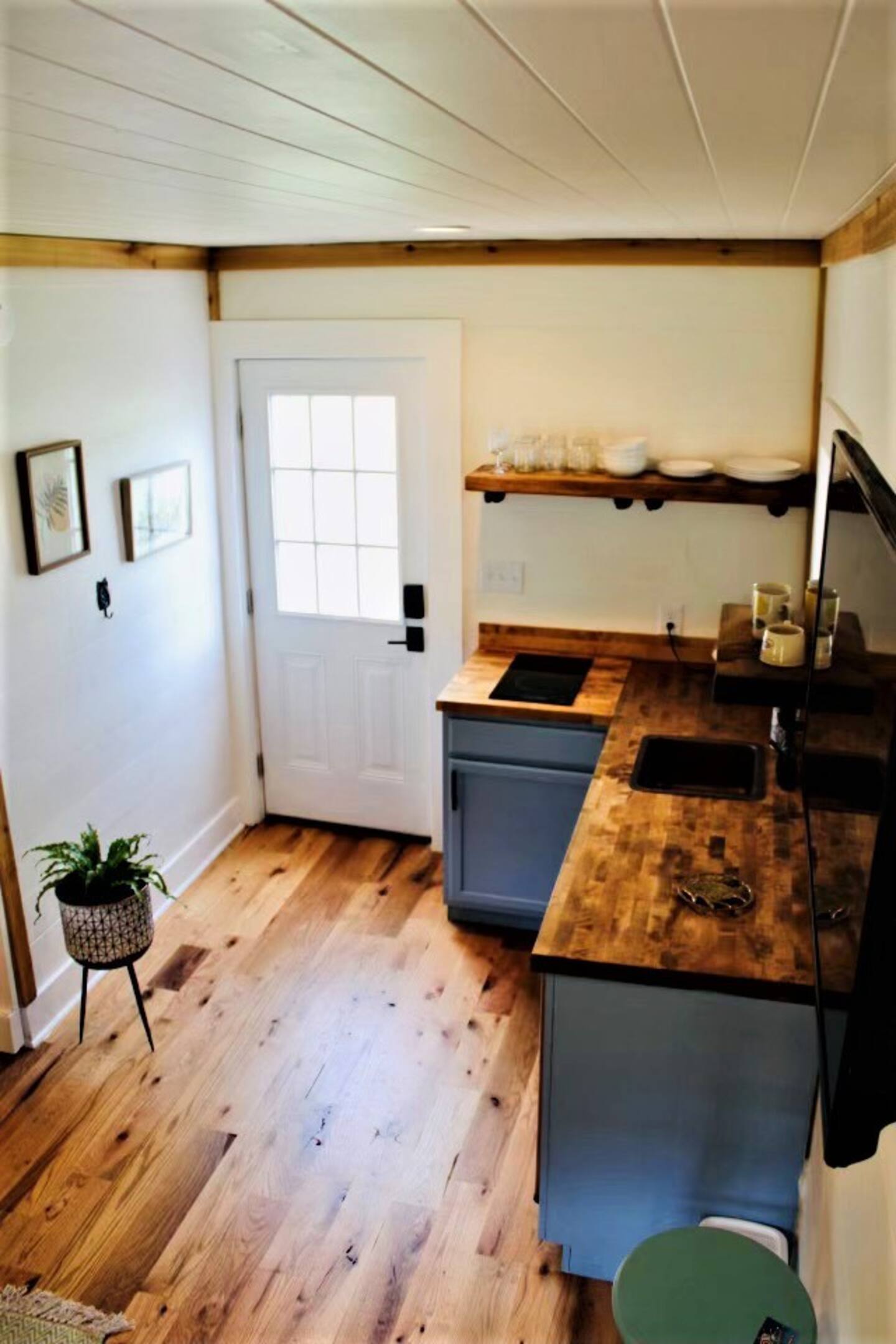 Picturesque Cottage on a Beautiful Farm
