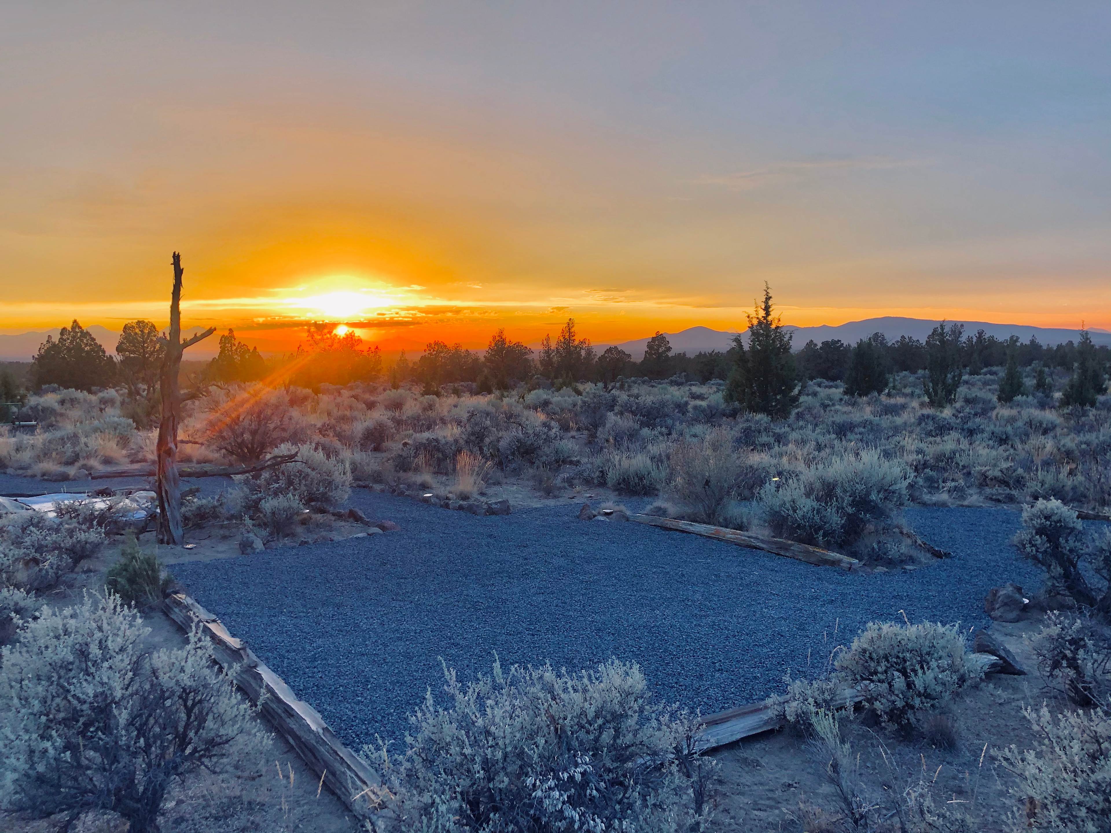 Group tentsite sunset-West mountain views
