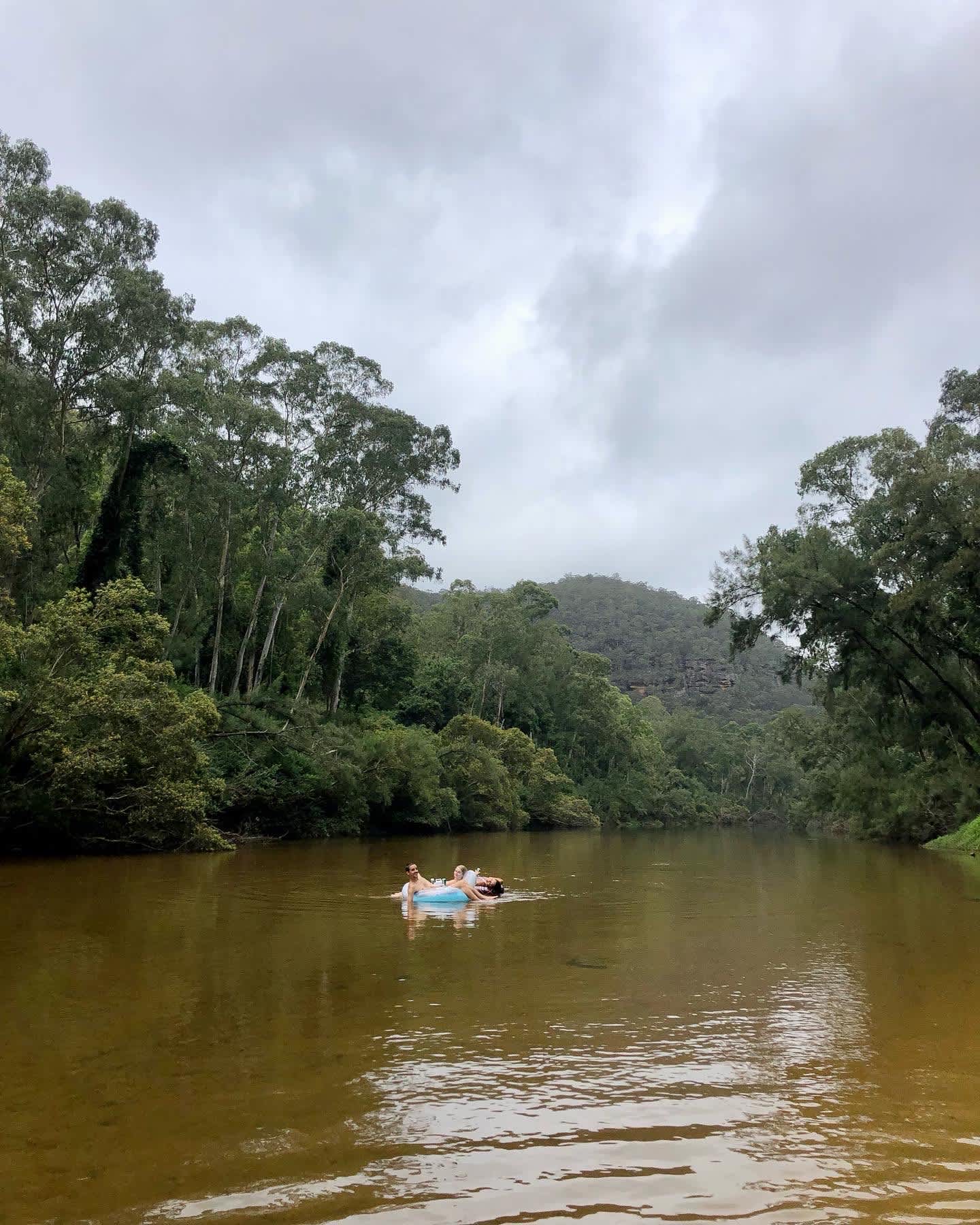 "DeView" Colo River Valley Camping