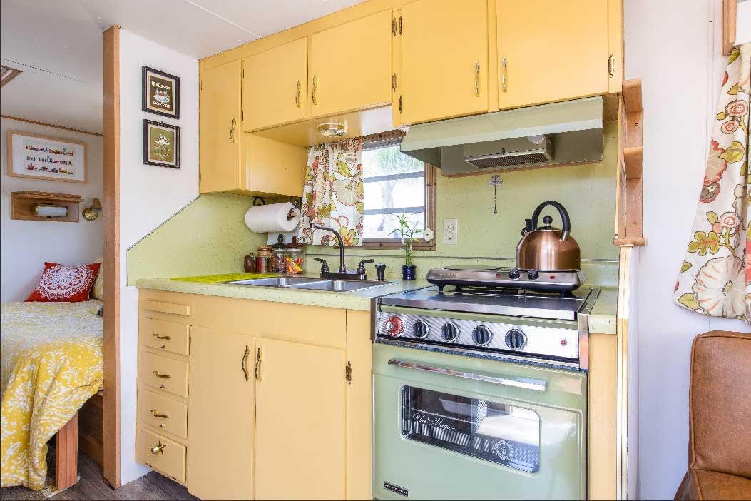 2 Sites-Vintage Trailer/Roomy Loft