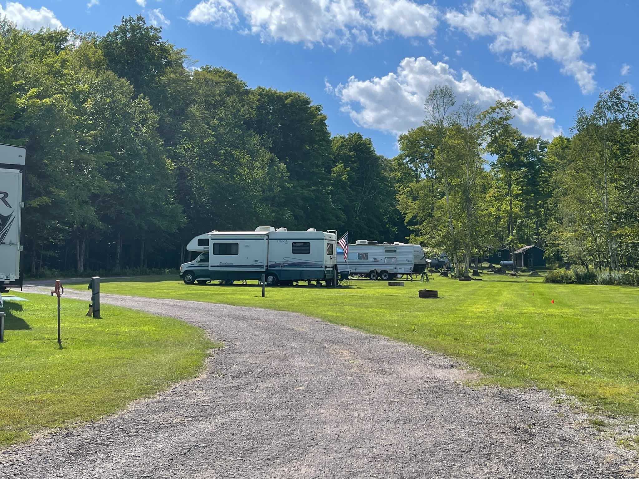 Elli's Lazy Days Resort & Campground