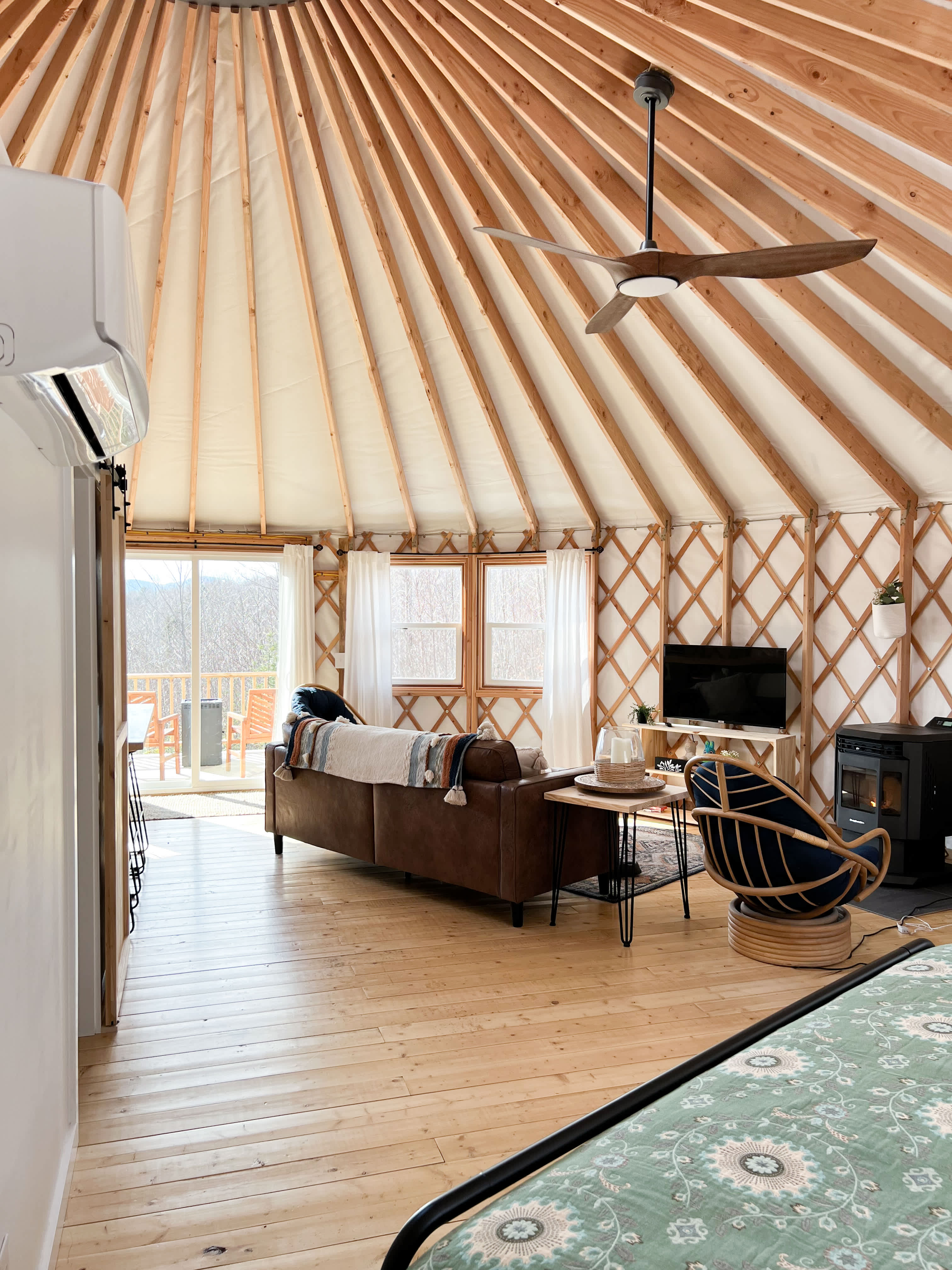 Birdsong Yurt-Woodstock-Bryant Pond