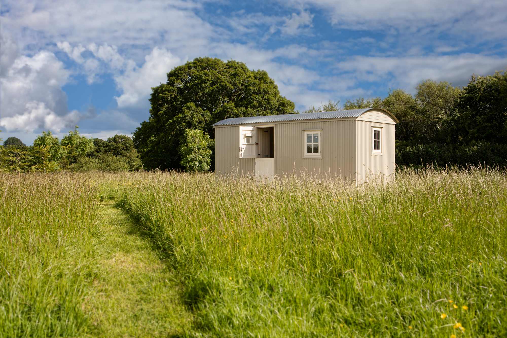 Romantic Country Glamping