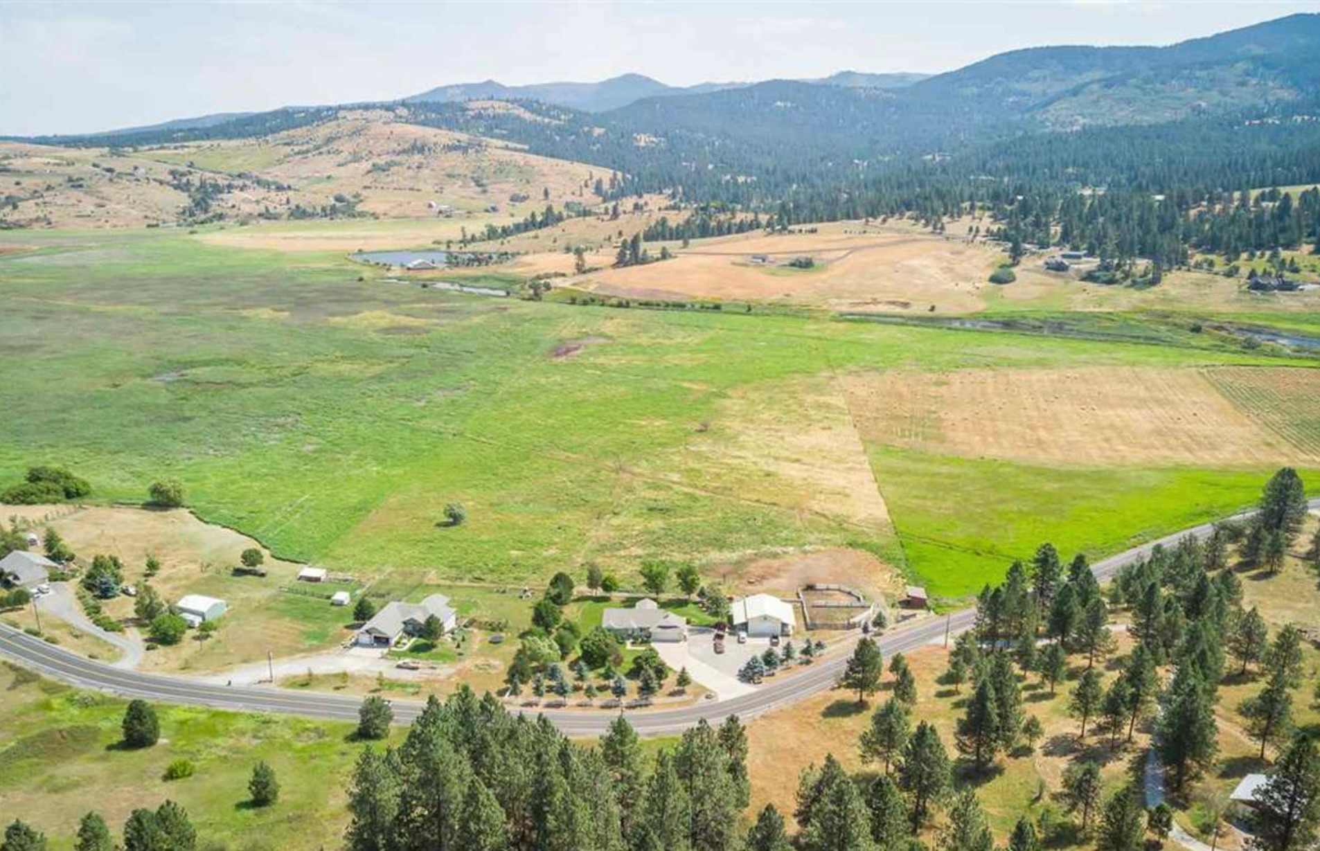 Close to town but country location