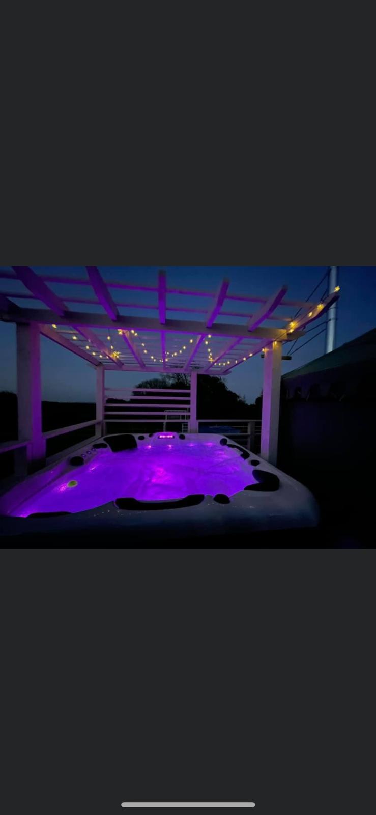 Private hot tub 