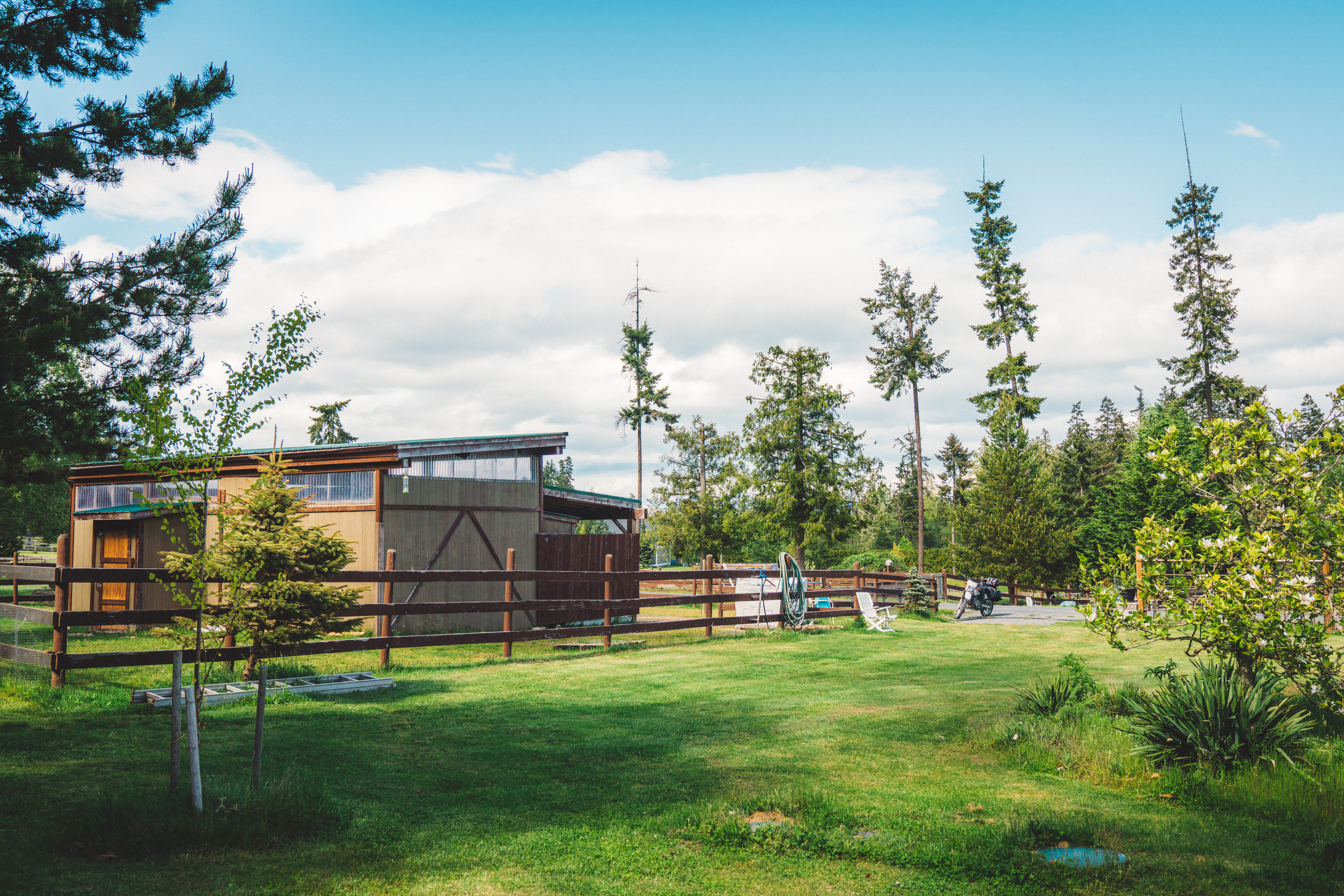 The stables near the parking area. 