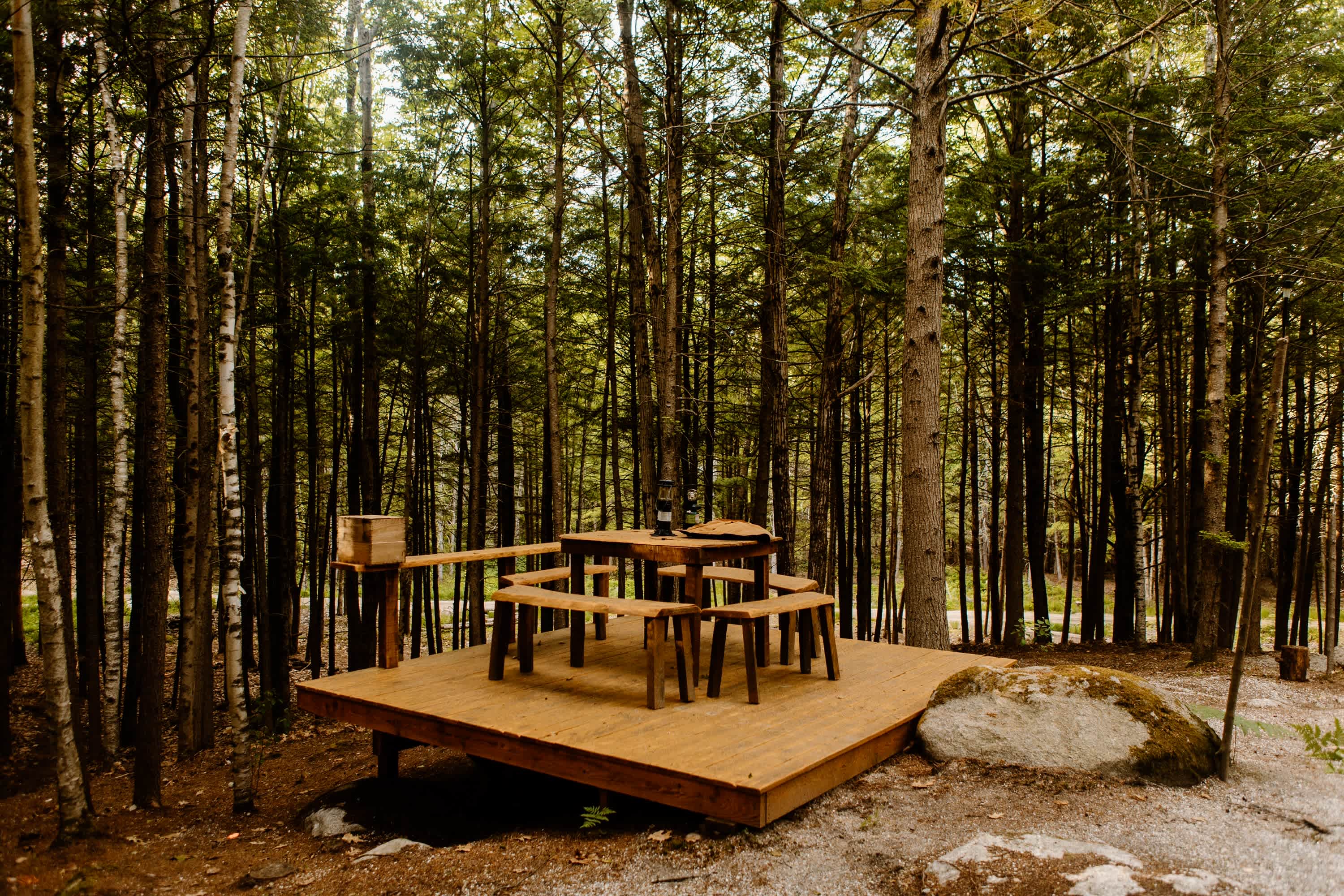 table and platform 