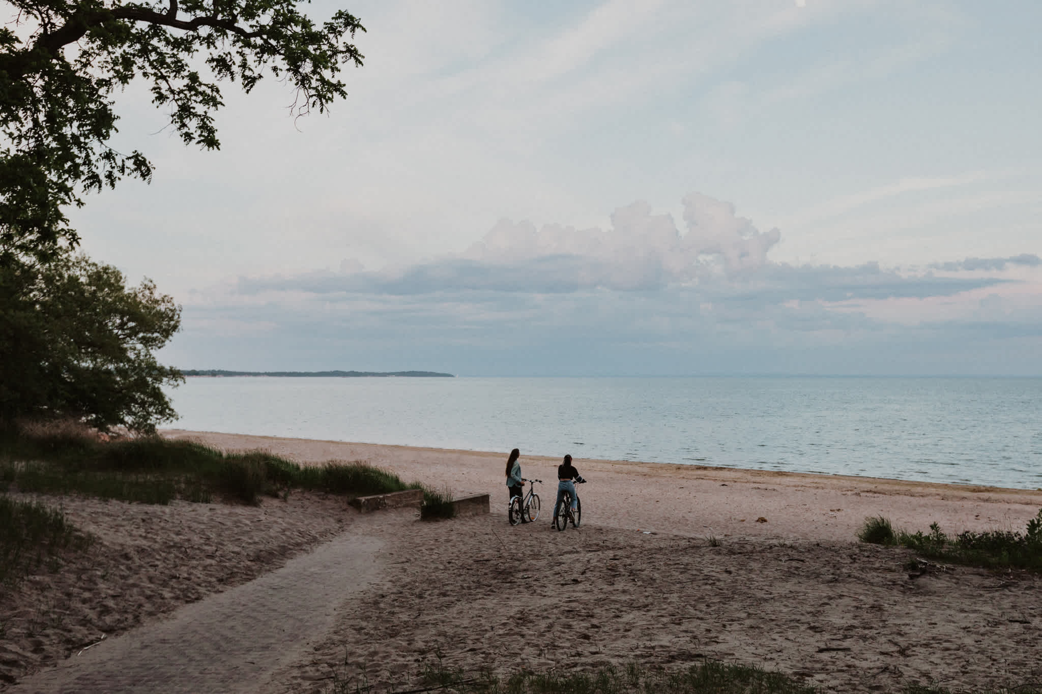 Cabin close to Lake Erie and trails