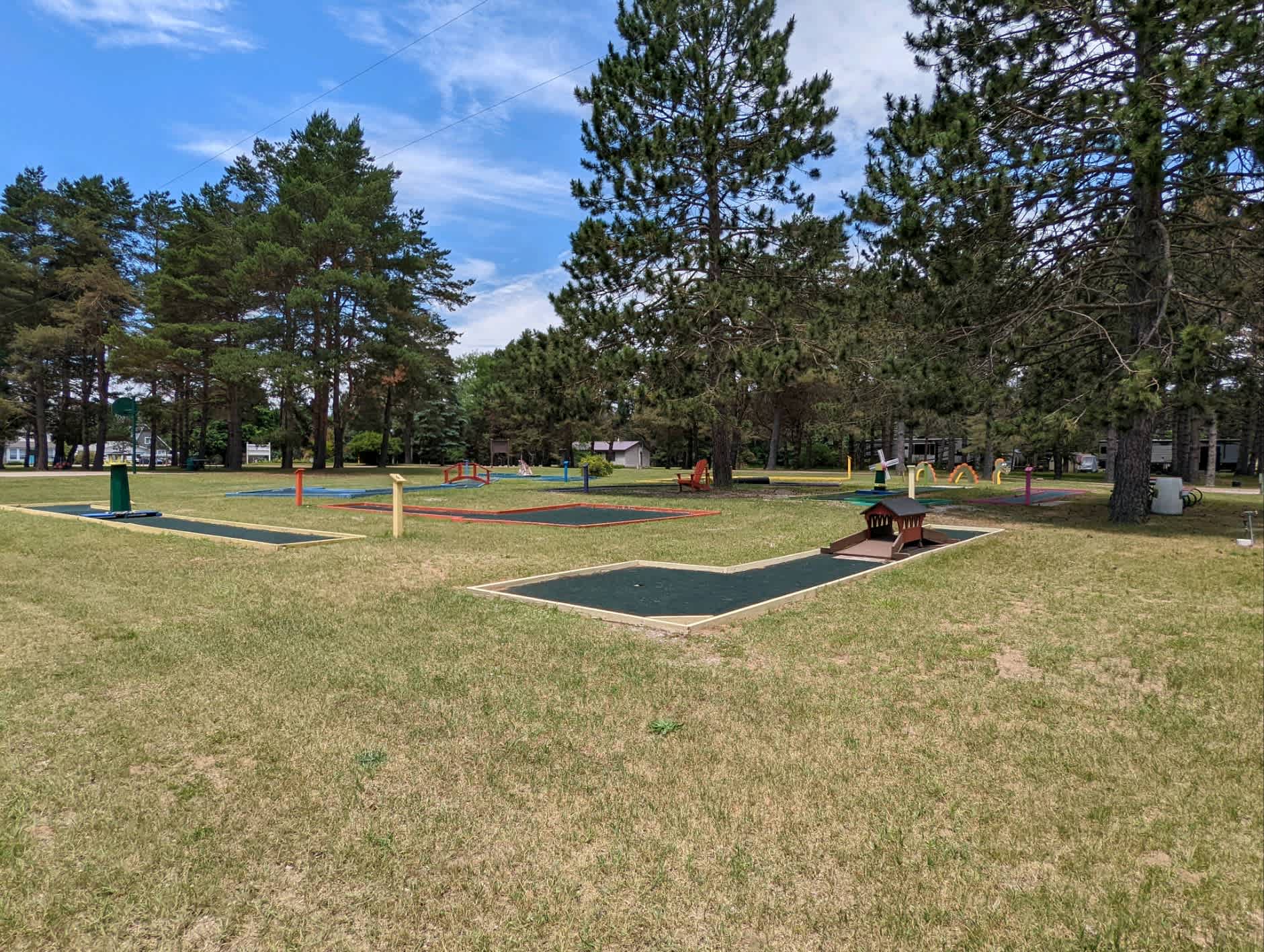 Putt putt golf and horseshoes