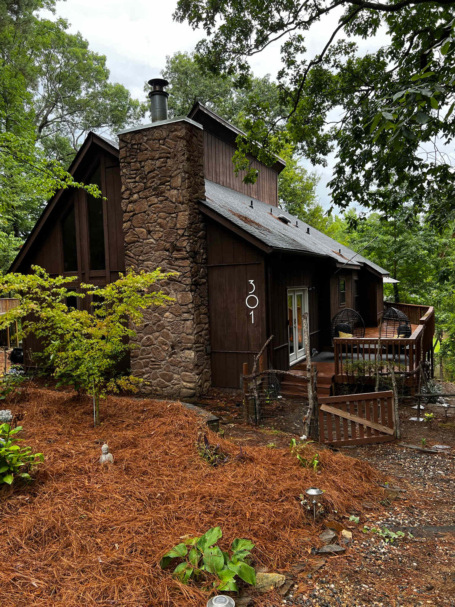 Blue Moon Lake House 🏕️