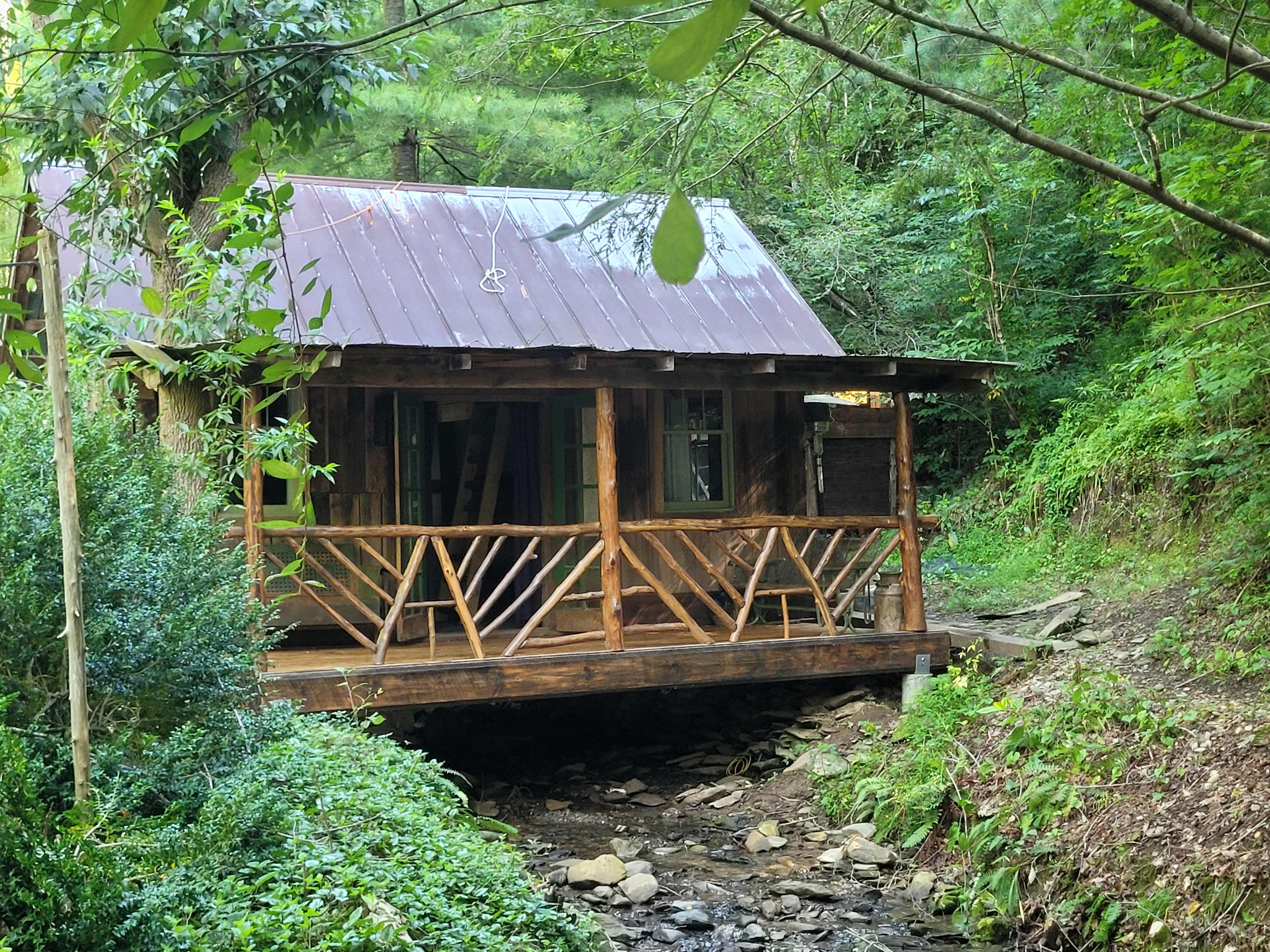 Standing Bear Farm / Hostel
