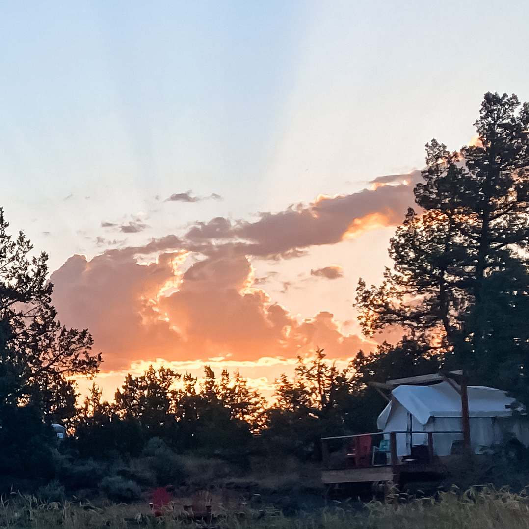 Smith Rock Safari Tent & Van Camp