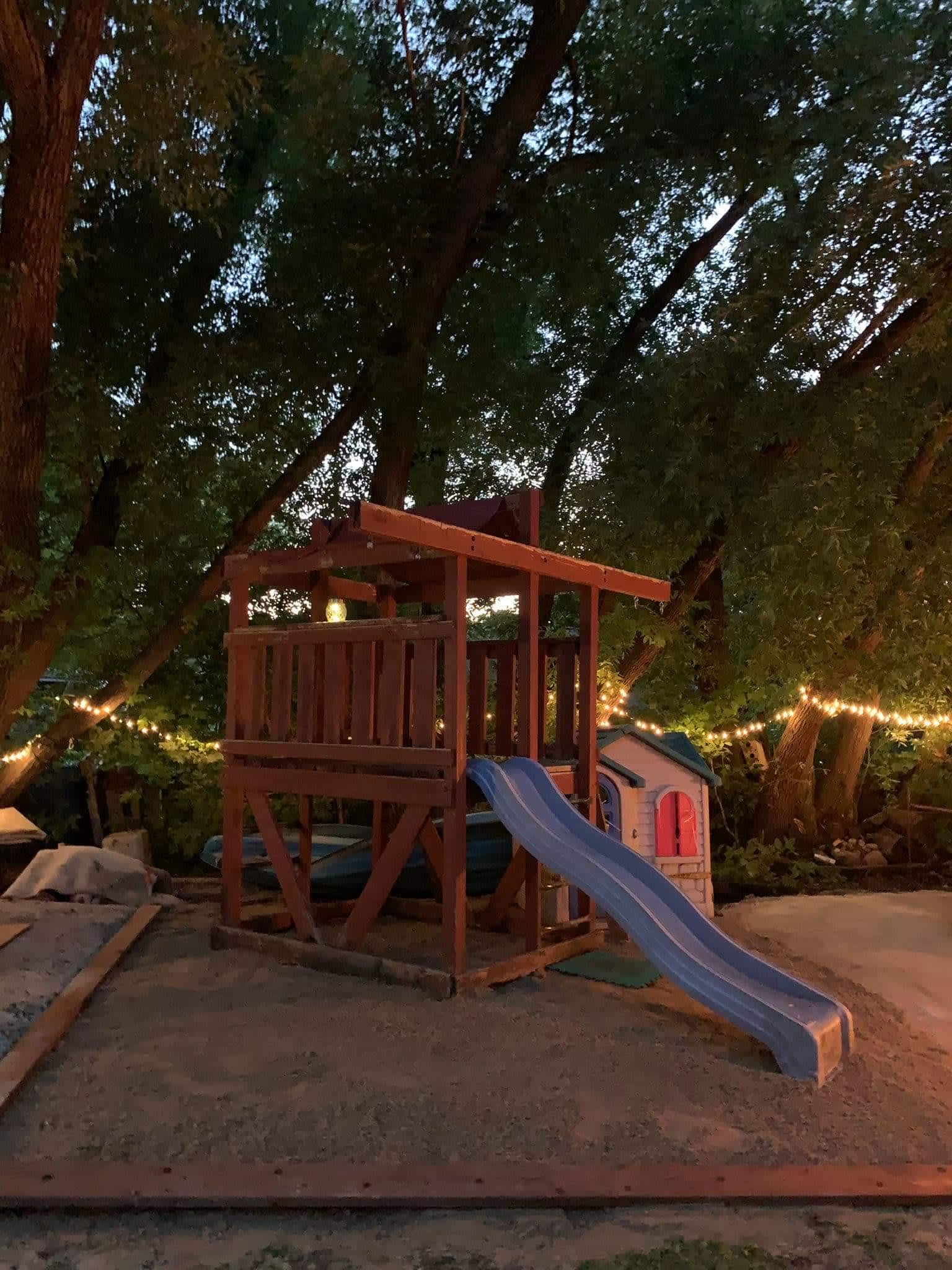 The House That Love Built Bed & Breakfast