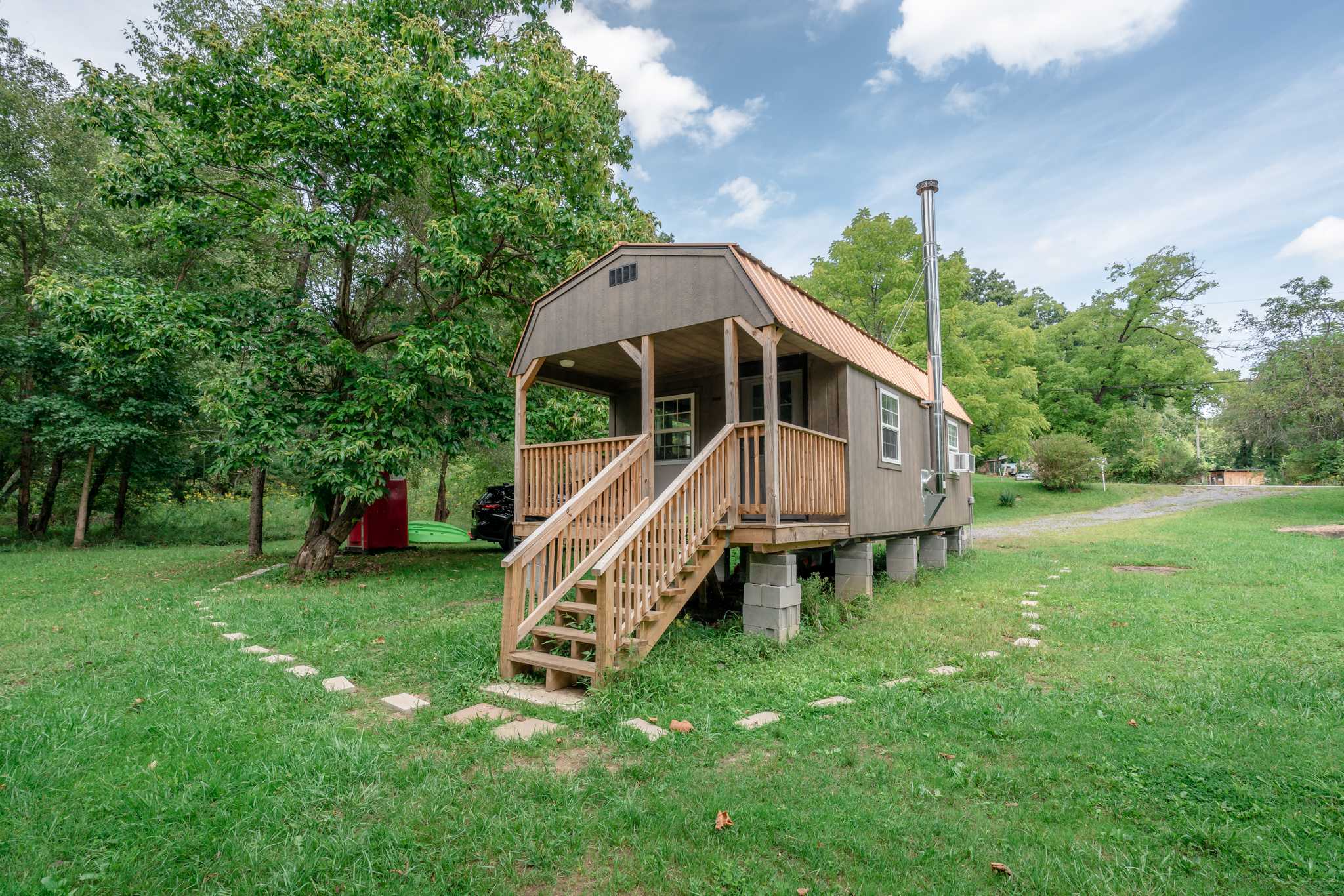 Meadowcroft Riverfront Cabin