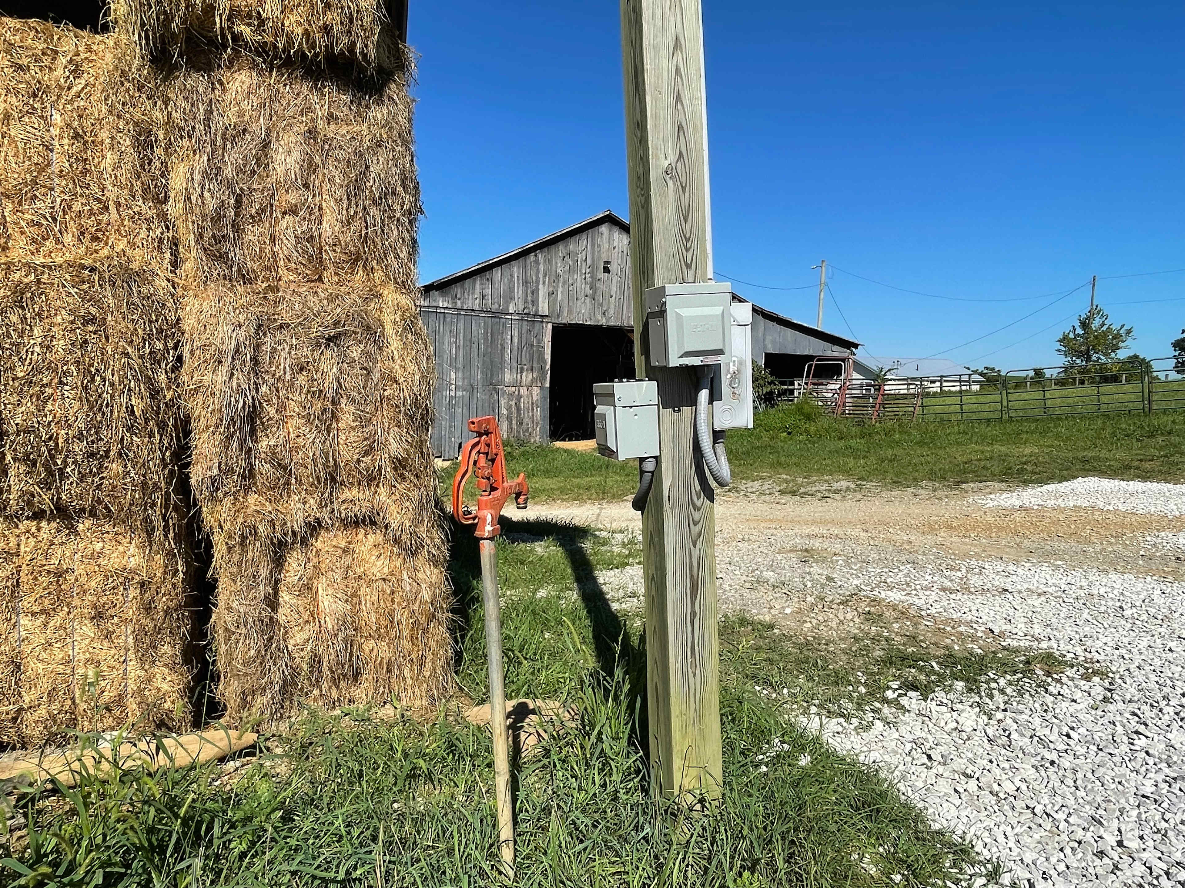 Haymark Farmstays: WALTER'S BARNYARD RV SITE
