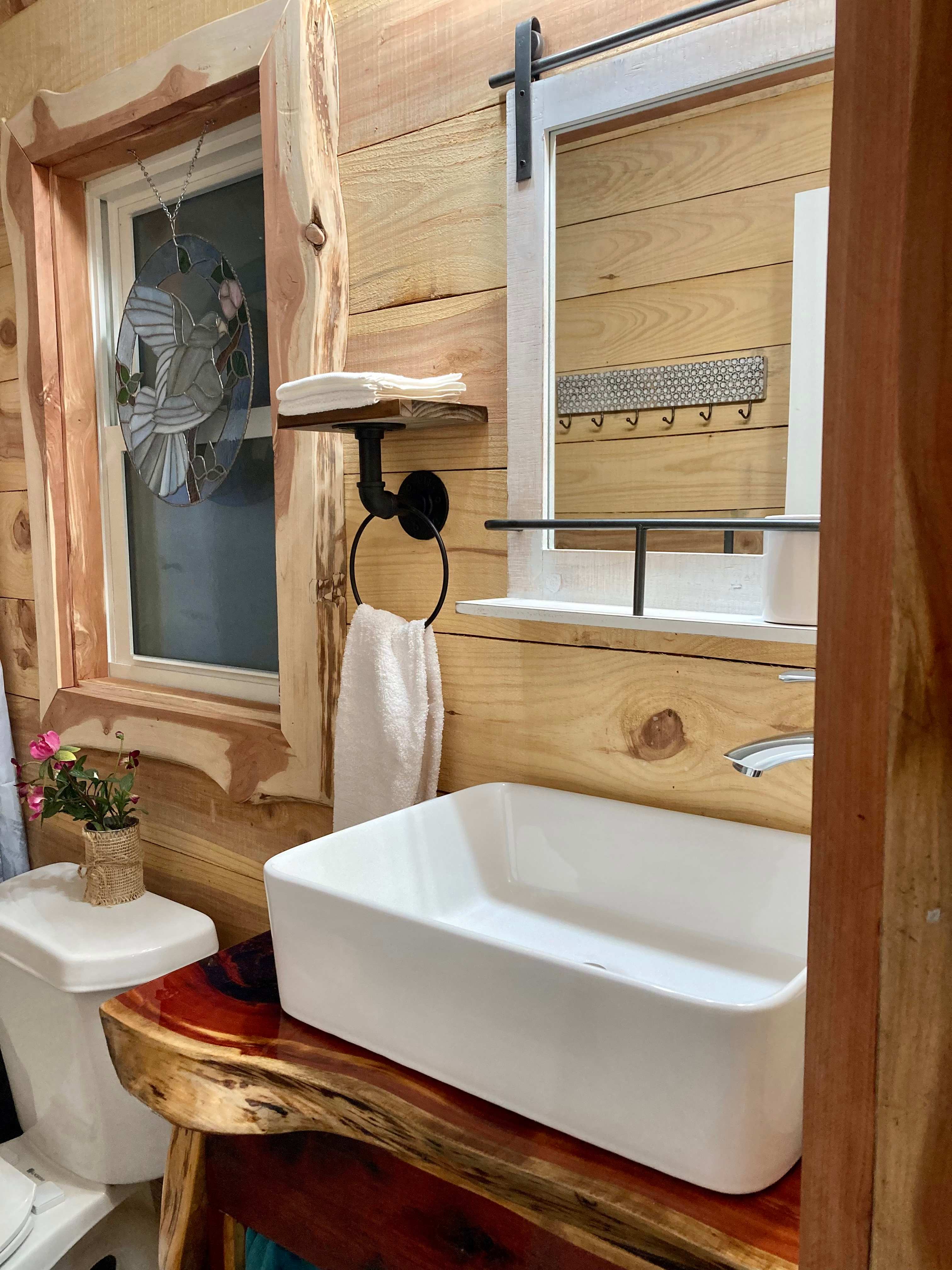 Private 14 acre Creekside Cabin