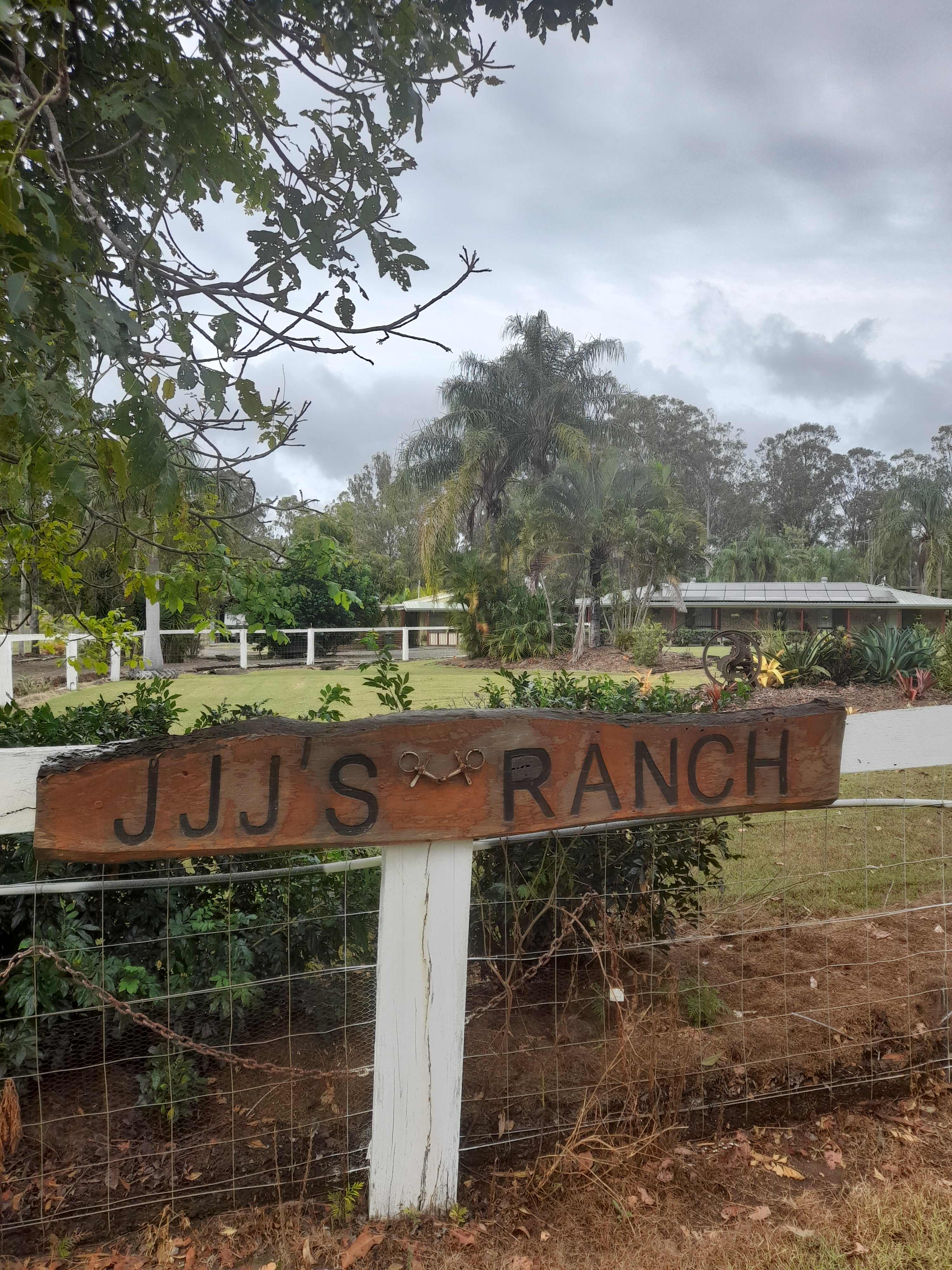 Entry onto the property is through a solar panel gate, please push button on the right gate post, gate stays open for approx 30 secs, it will close behind you.