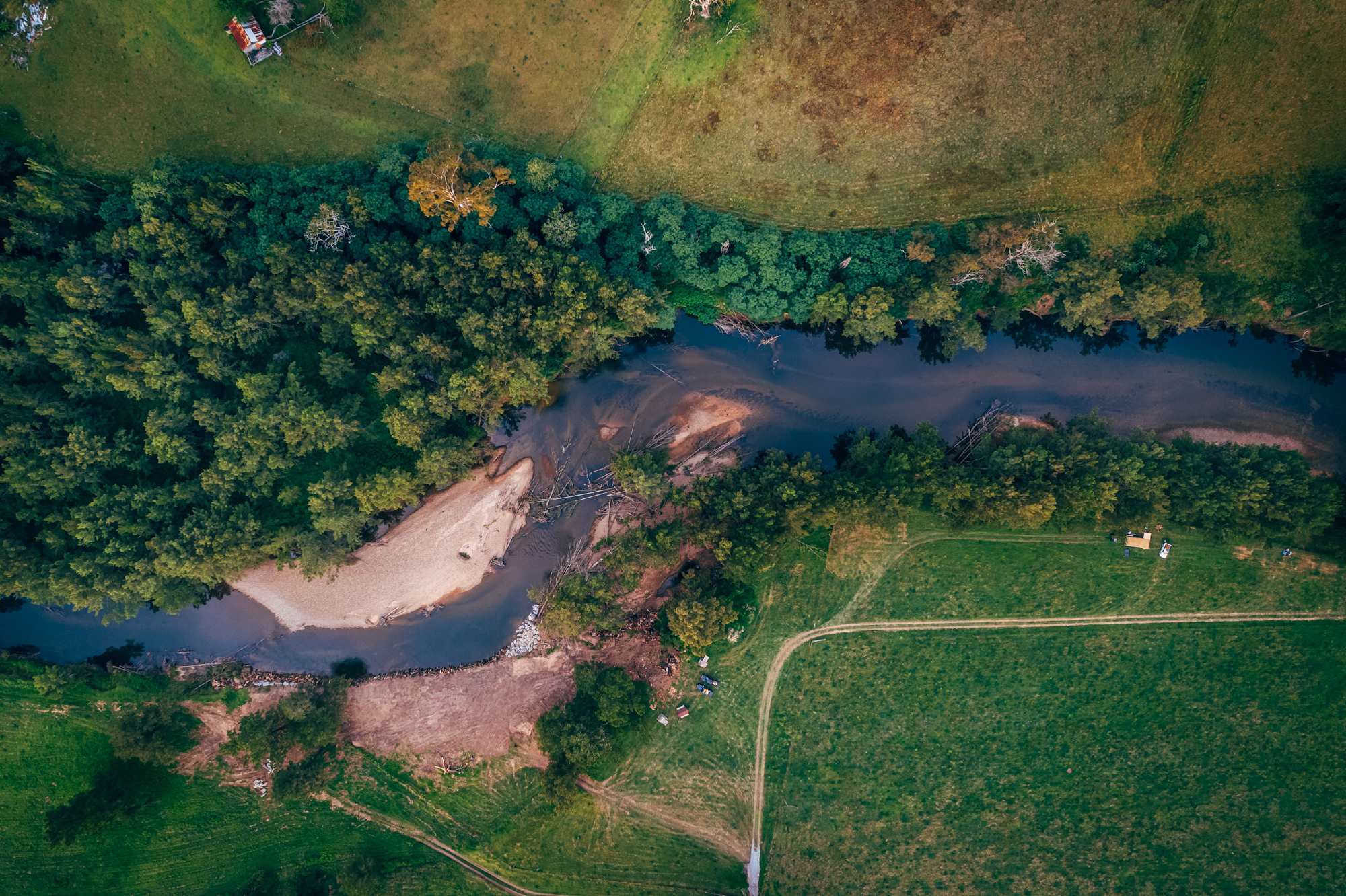 Bird eye view of the Deua river