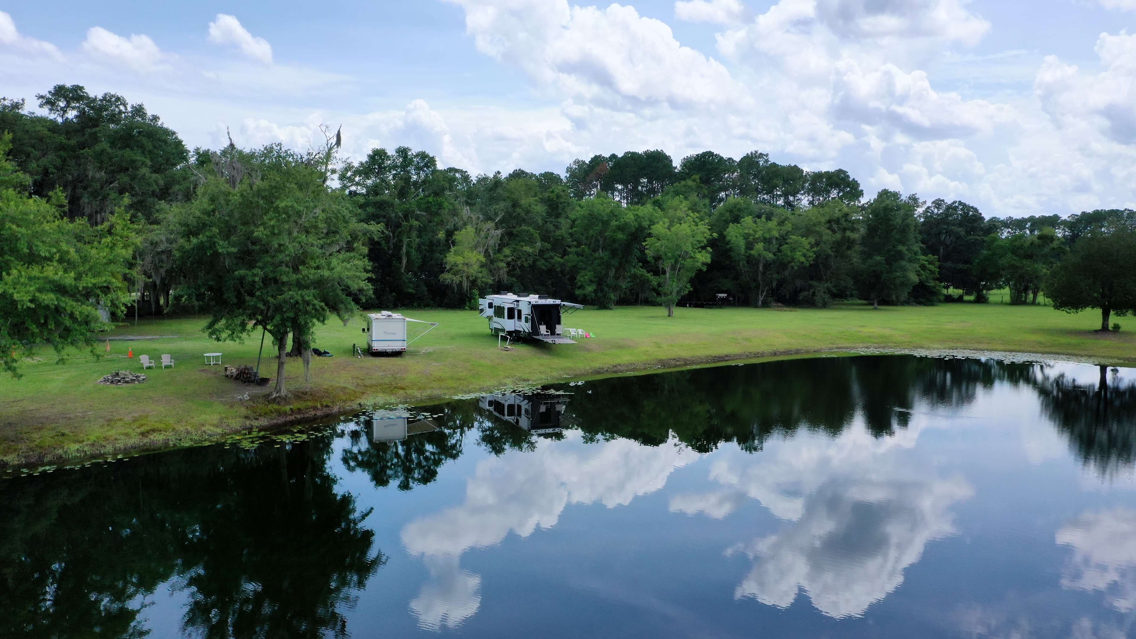 Vineyard Lake Getaway
